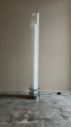 'Adubai' floor lamp, by Fontana Arte design by Matteo Nunziati