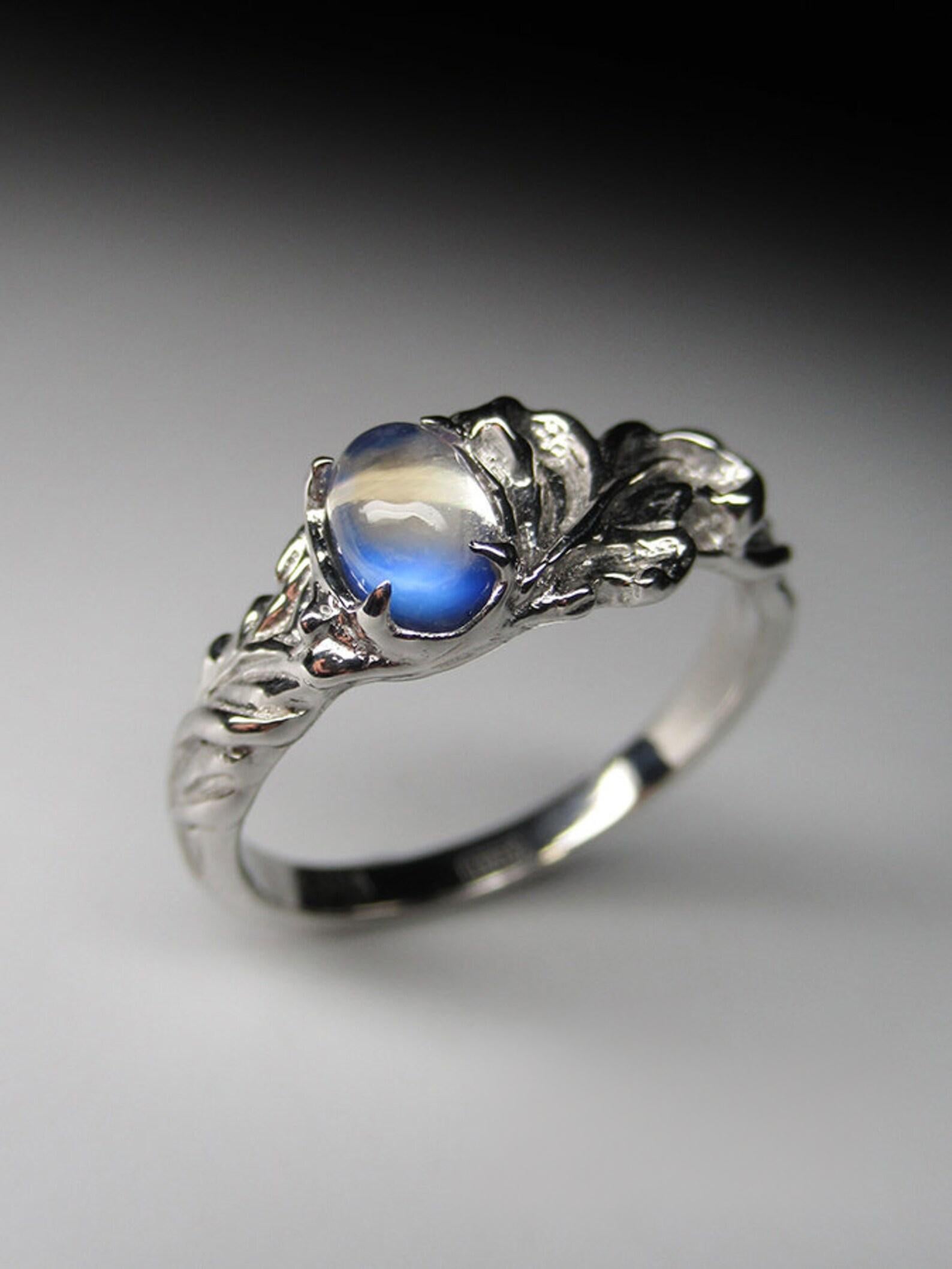 Adularia Moonstone Silver Ring Cabochon Blue Natural Certificate Gemstone In New Condition For Sale In Berlin, DE