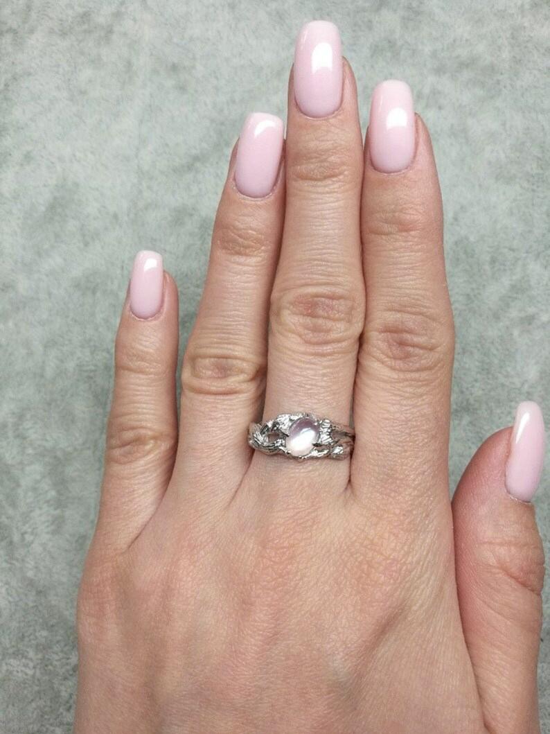 Artista Anello in argento con pietra di luna Adularia Cabochon regalo di anniversario di matrimonio di alta qualità in vendita