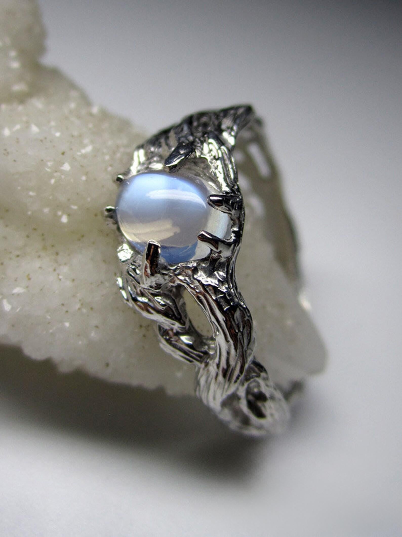 Adularia Moonstone Silver Ring Cabochon fine quality wedding anniversary gift For Sale 3