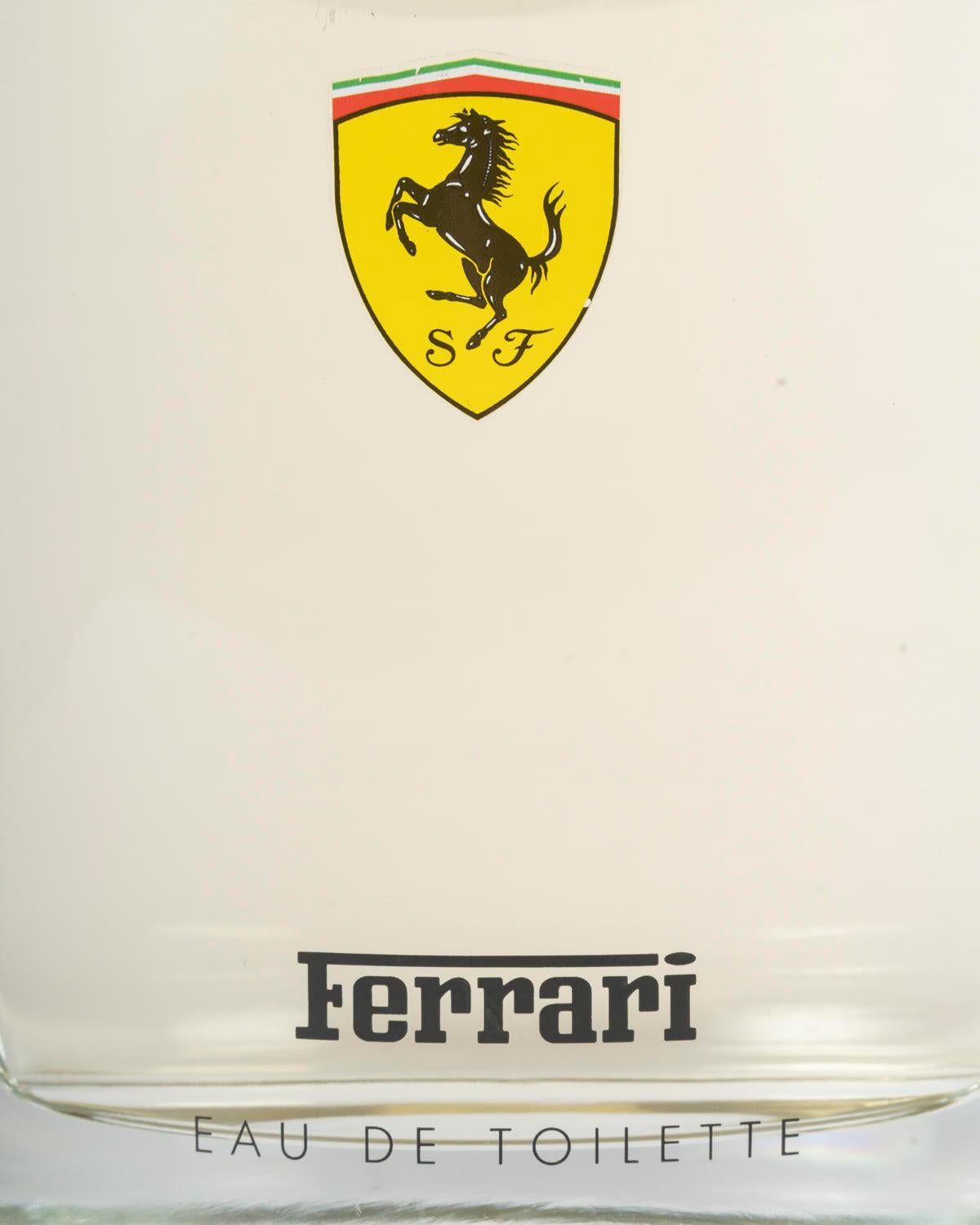 Bottiglia pubblicitaria, bottiglia di profumo gigante, profumo Ferrari, circa 1980.

Bottiglia pubblicitaria, bottiglia di profumo gigante, profumo Ferrari, circa 1980.
H. H. 28 cm, L. 16 cm, P. 11 cm.