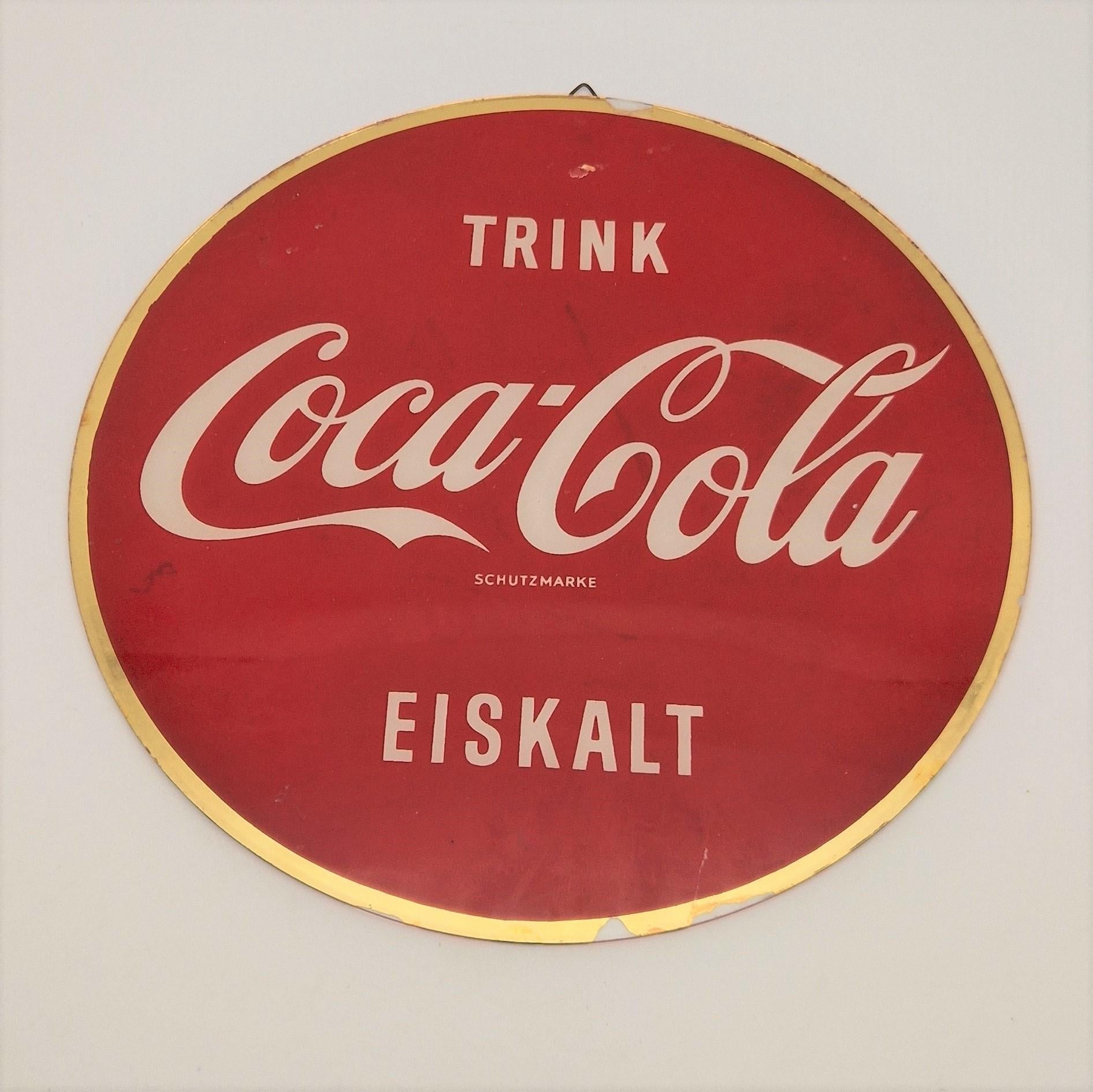 Allemand Panneau publicitaire « Drink Coca Cola - Eiskalt », 1950 - 1959 en vente