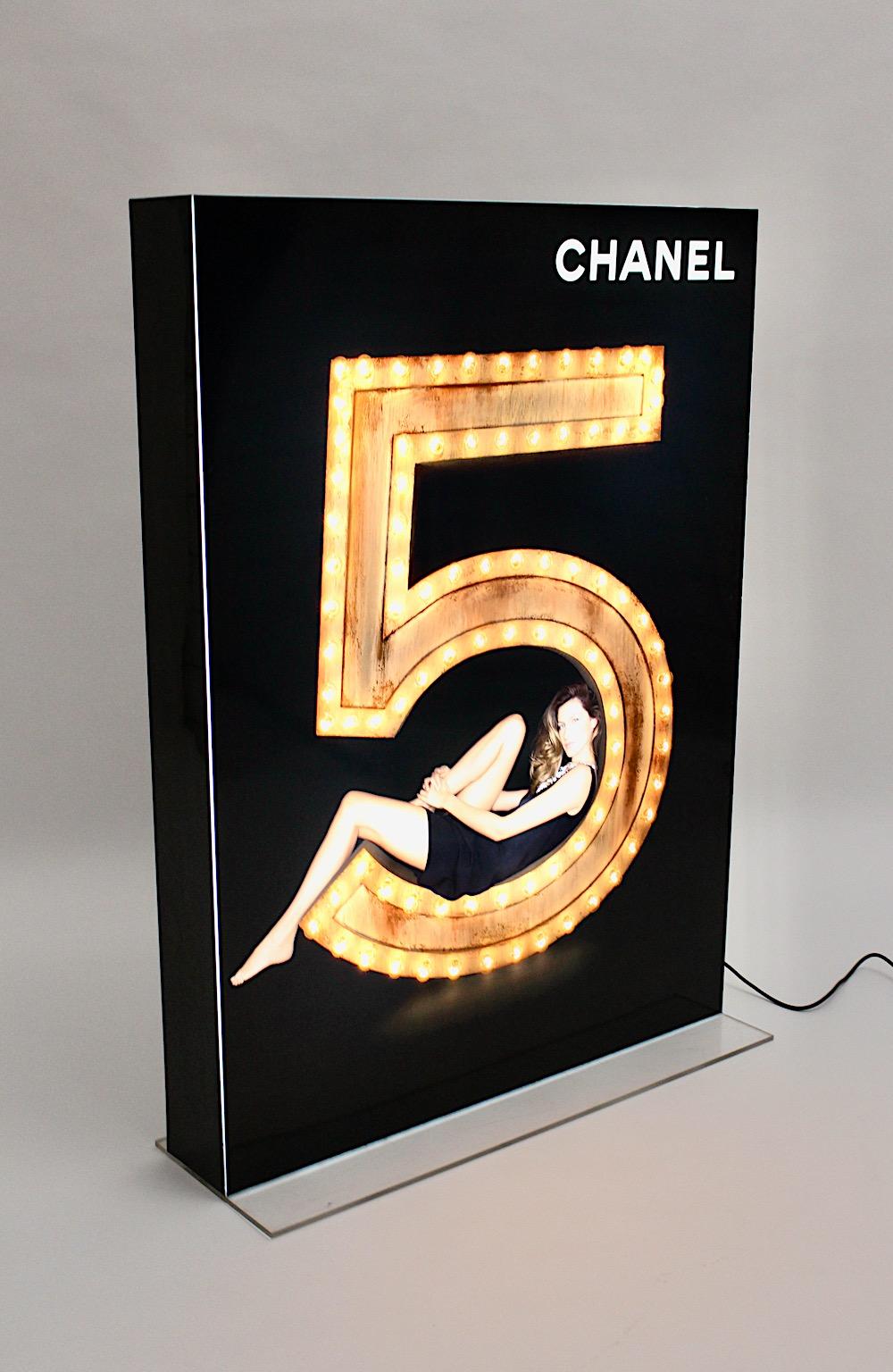 Advertising Vintage Lighting Display Chanel No. 5 Black Gold For Sale 3