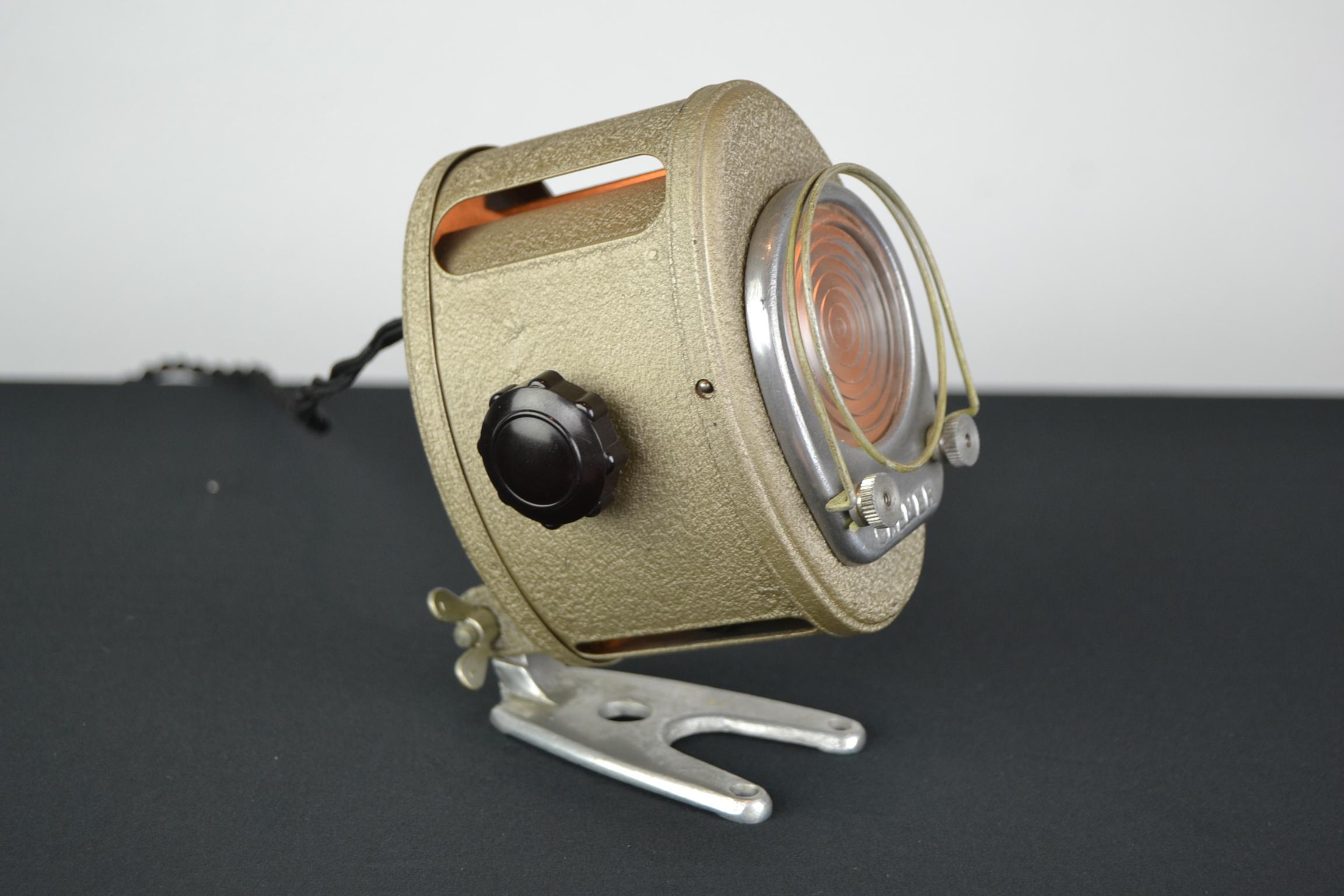 A.E. Cremer Mini Baby Theater Light:: Paris:: France:: années 1950 12