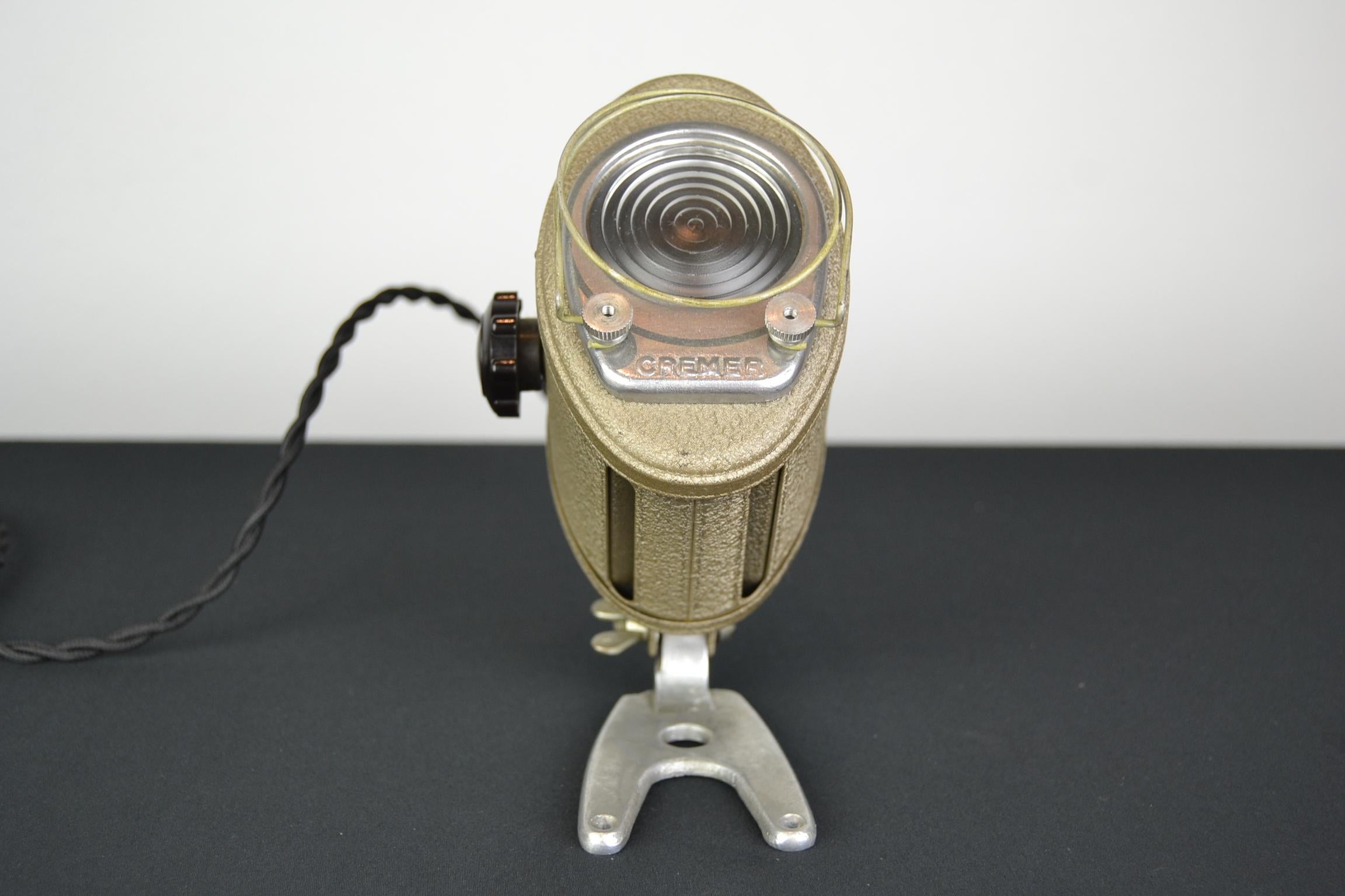 20ième siècle A.E. Cremer Mini Baby Theater Light:: Paris:: France:: années 1950