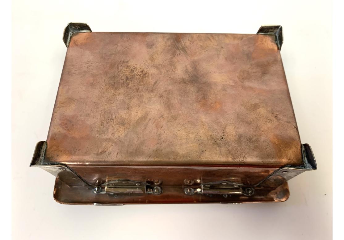 A.E. Jones Attribution Arts & Crafts-Schachtel mit Deckel, ca. Anfang 20. Jahrhundert im Angebot 3