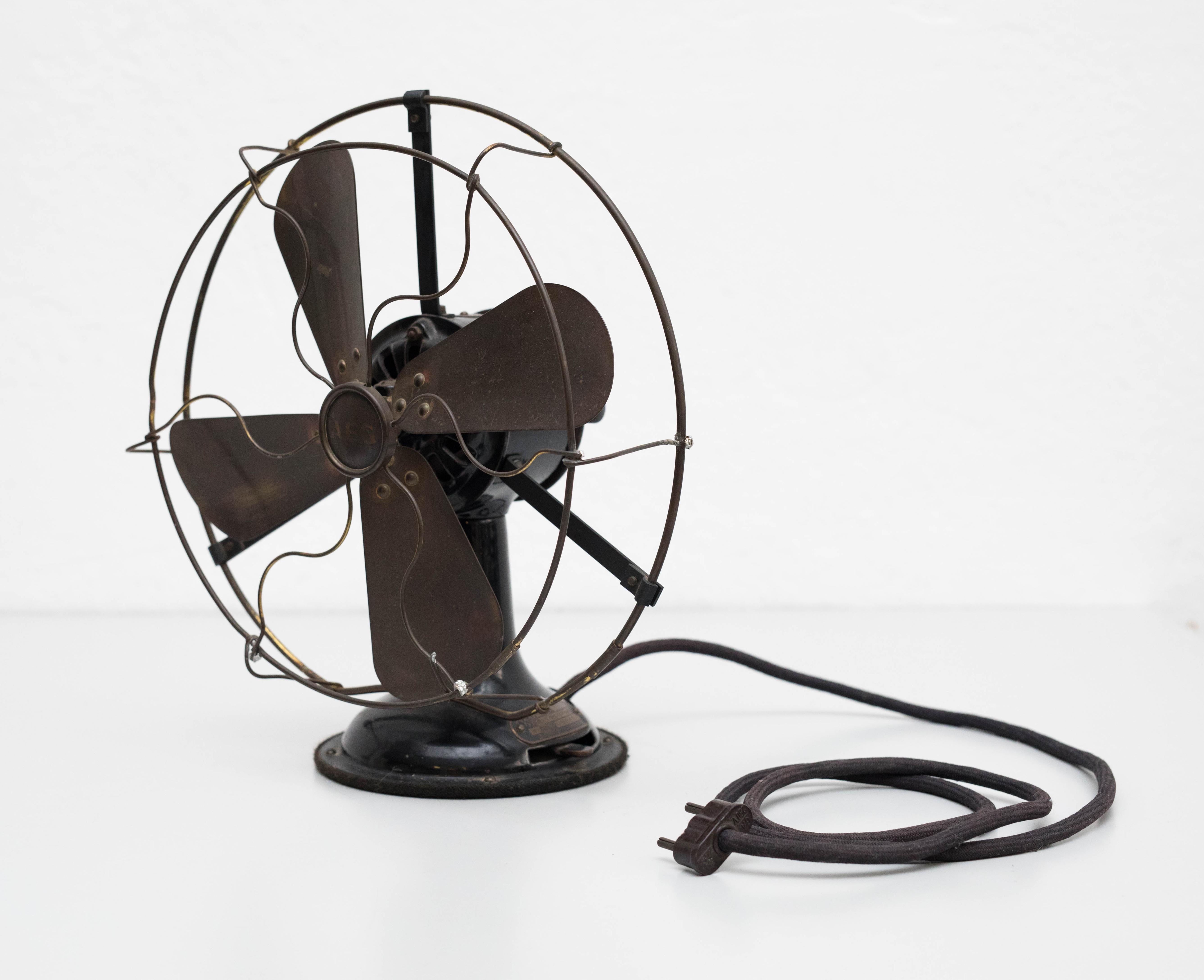 AEG-Ventilator, um 1940 (Moderne der Mitte des Jahrhunderts) im Angebot