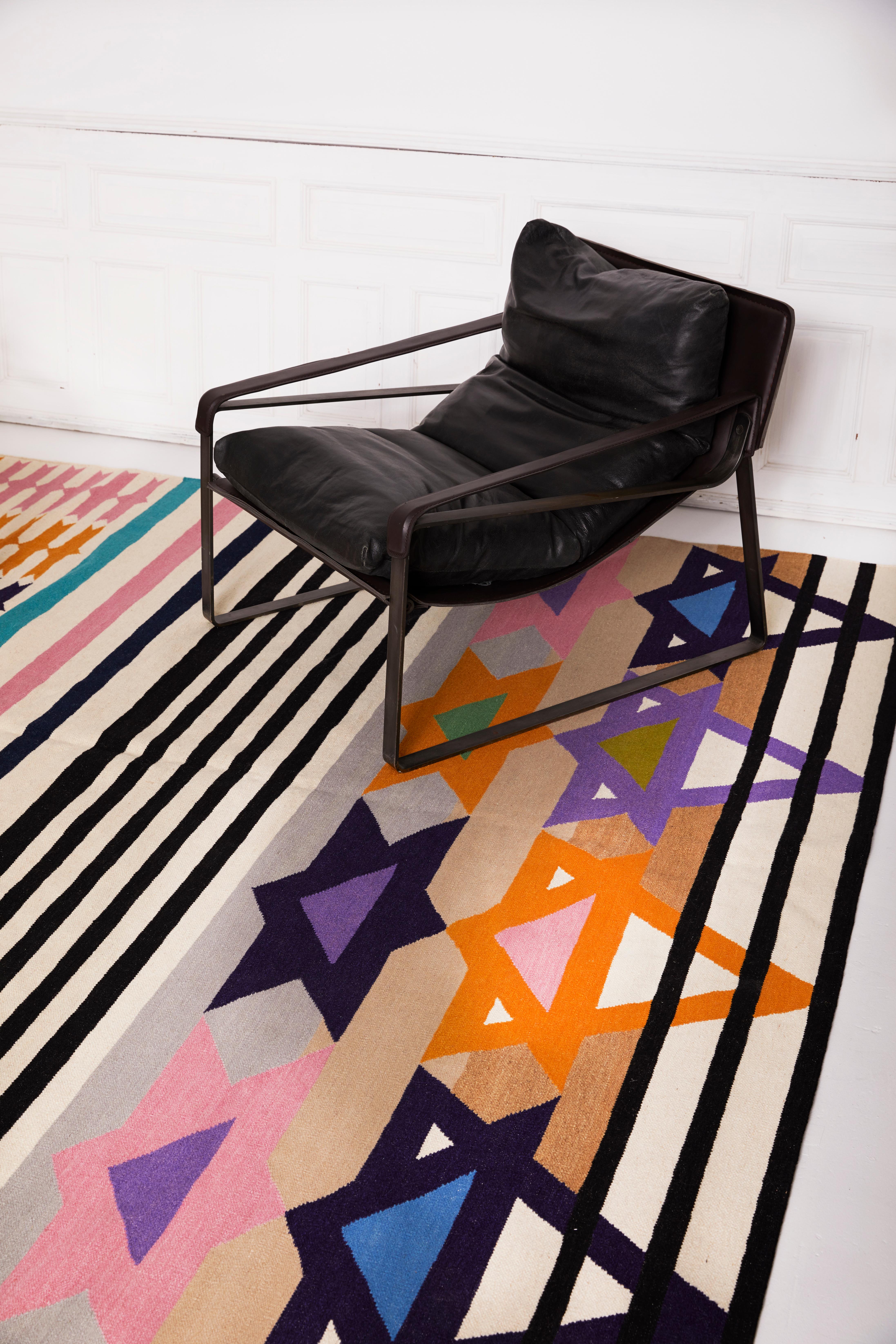 Indian AELFIE Heatwave Modern Dhurrie Handwoven Geometric Colorful Pink Rug Carpet For Sale