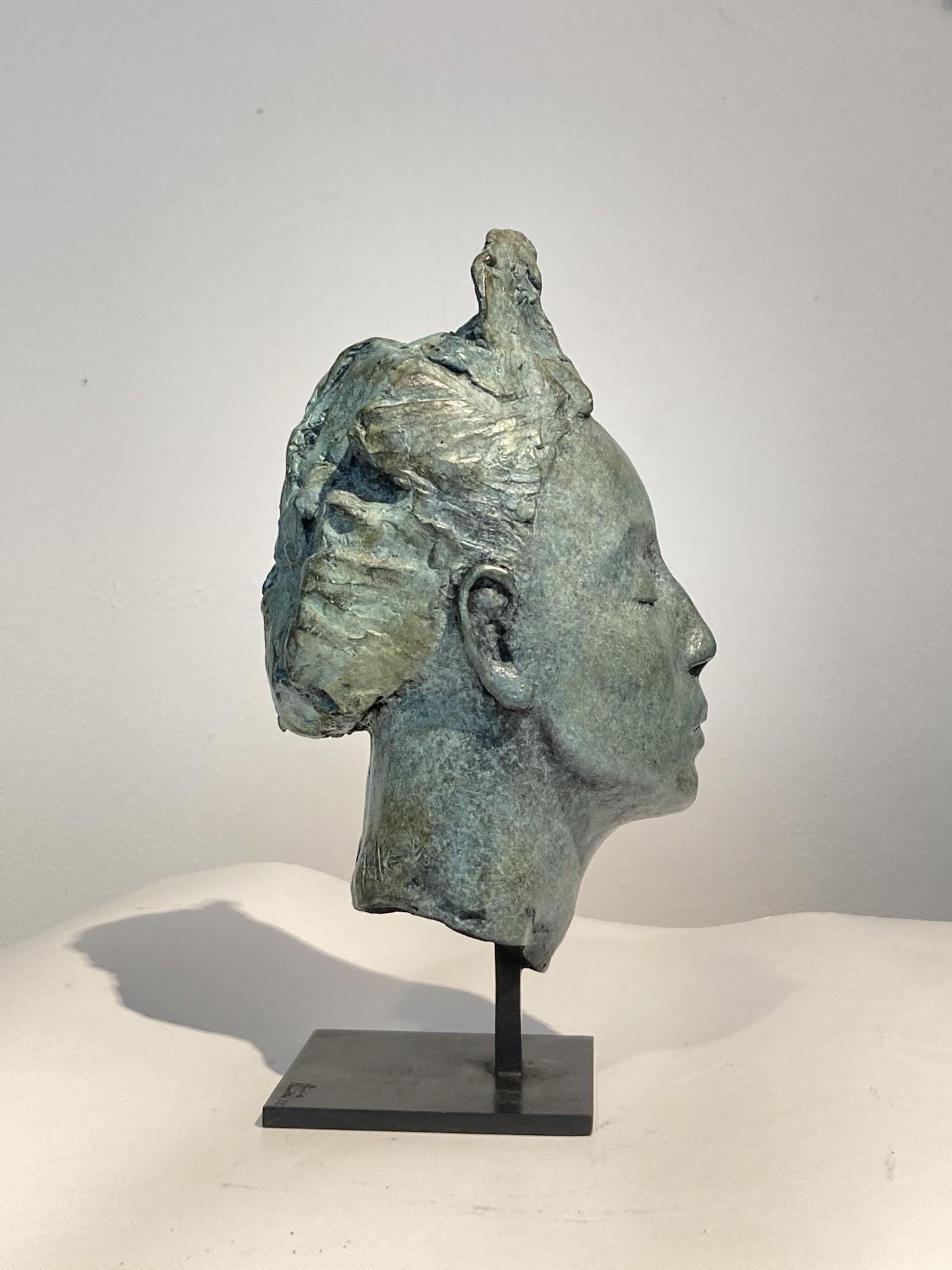 Perdido  2 bronces a la cera 3/8. fundador Paumelle. Artista francés, nacido en 1954 en Versalles. Vive y trabaja en París, pero también en Lozère (en el sur de Francia), donde, en cuanto puede, le gusta aislarse. Tras los estudios de posgrado,