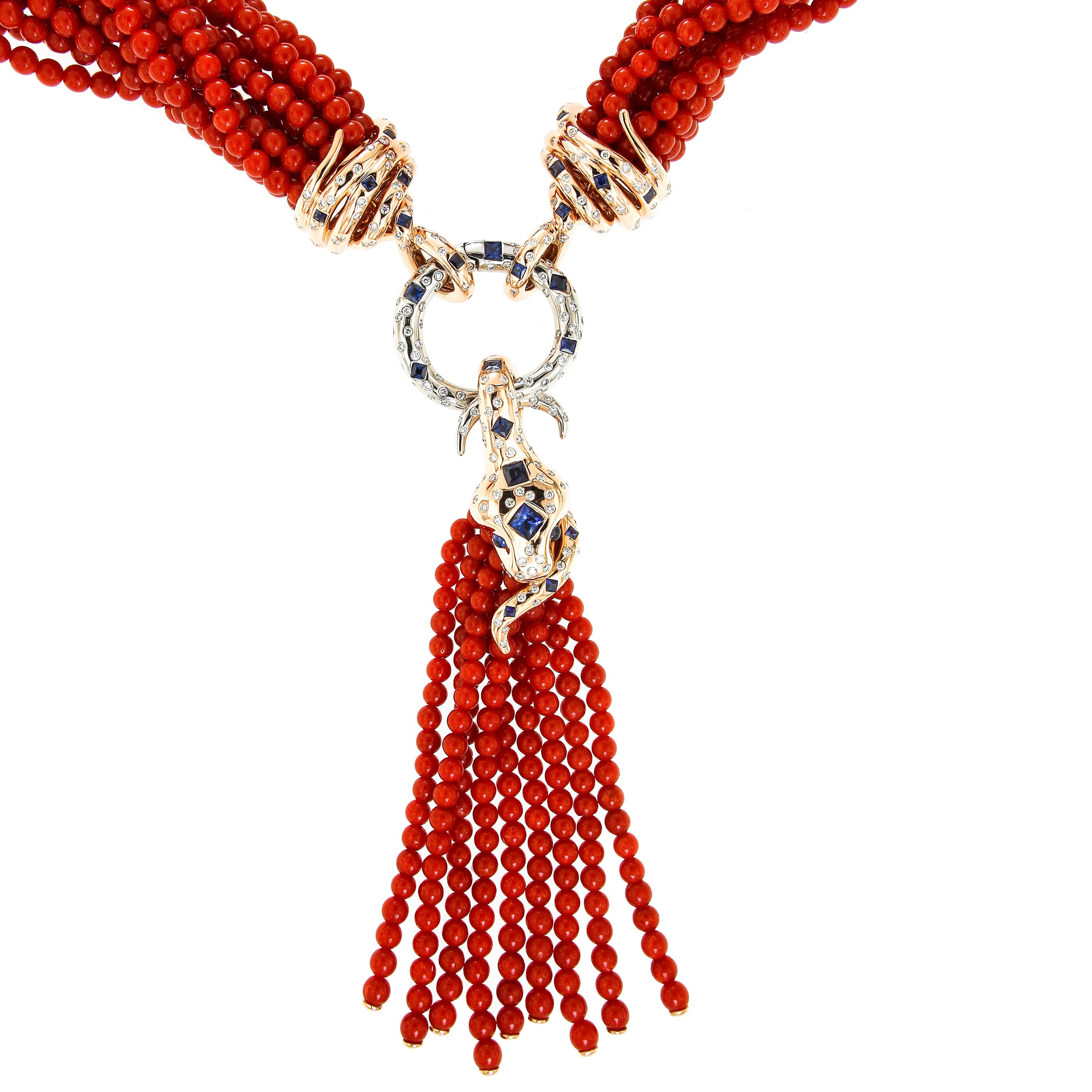Designing this Necklace, we had the powerful women of the 21st century in mind. Female but independent, always elegant and sophisticated, yet with a relaxed style. More relaxed, does not mean less elegant.

The coral beads are arranged in a