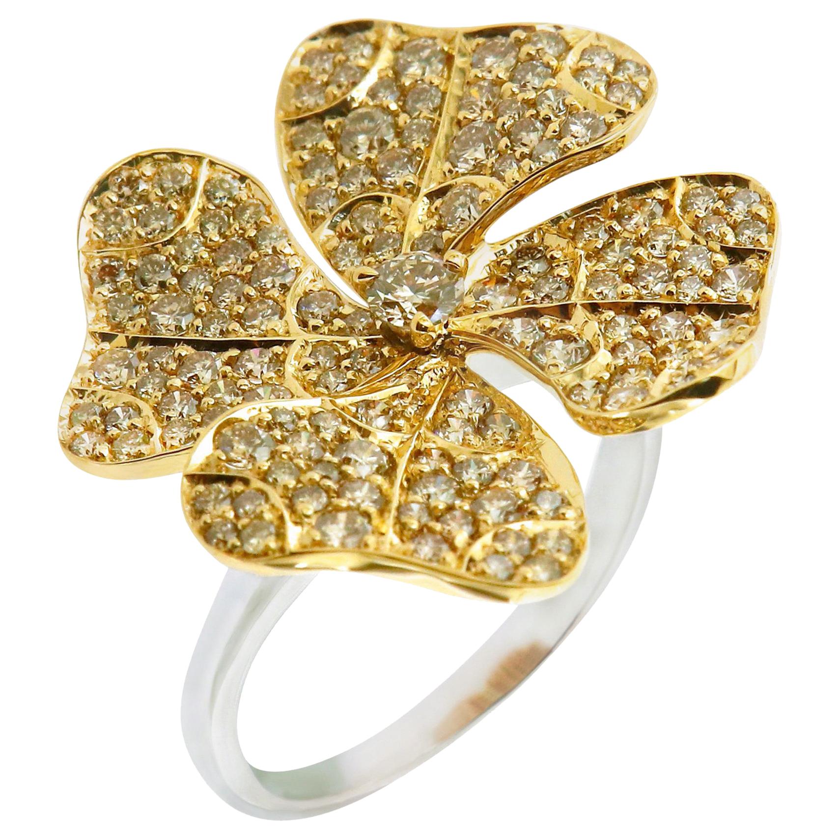 18 Karat Gelbgold Blumenring mit ausgefallenen braunen Diamanten E-F/VVS weißen Diamanten im Angebot