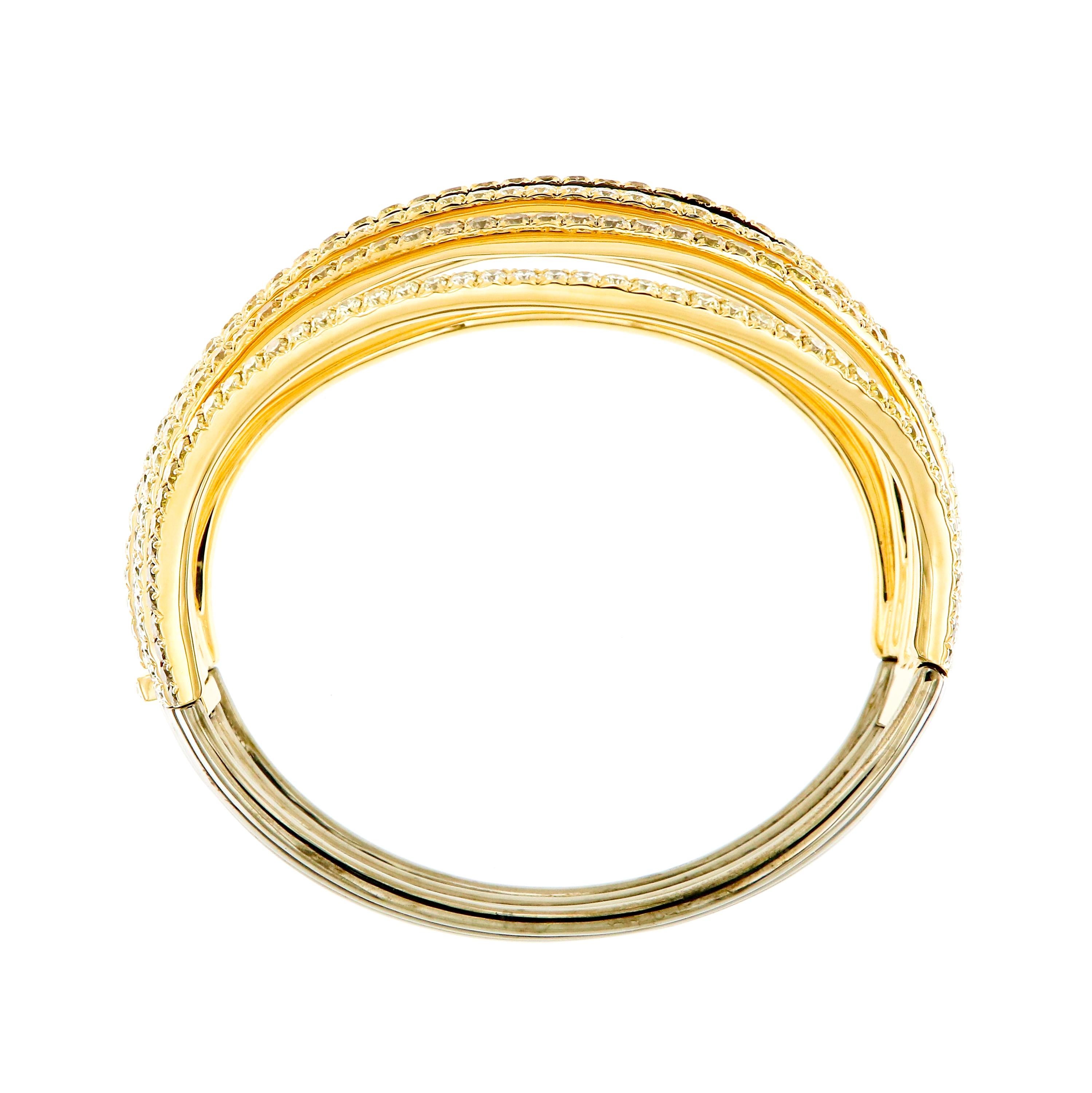 18k Gelbgold Fancy Gelb-Braun-Weiß-Diamanten-Armreif von ENEA im Angebot 3