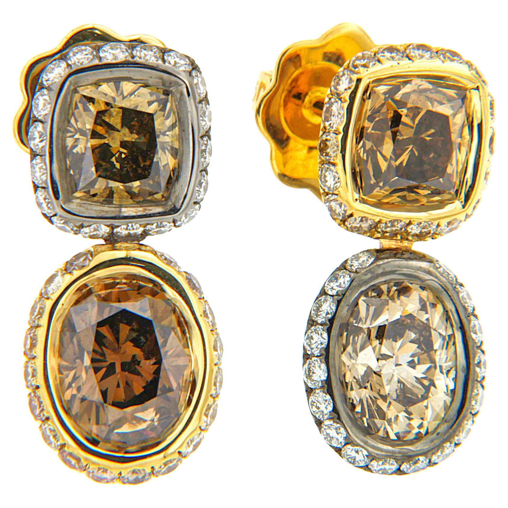 18 Karat Gelbgold Ohrringe mit ausgefallenen braunen und weißen Diamanten von ENEA