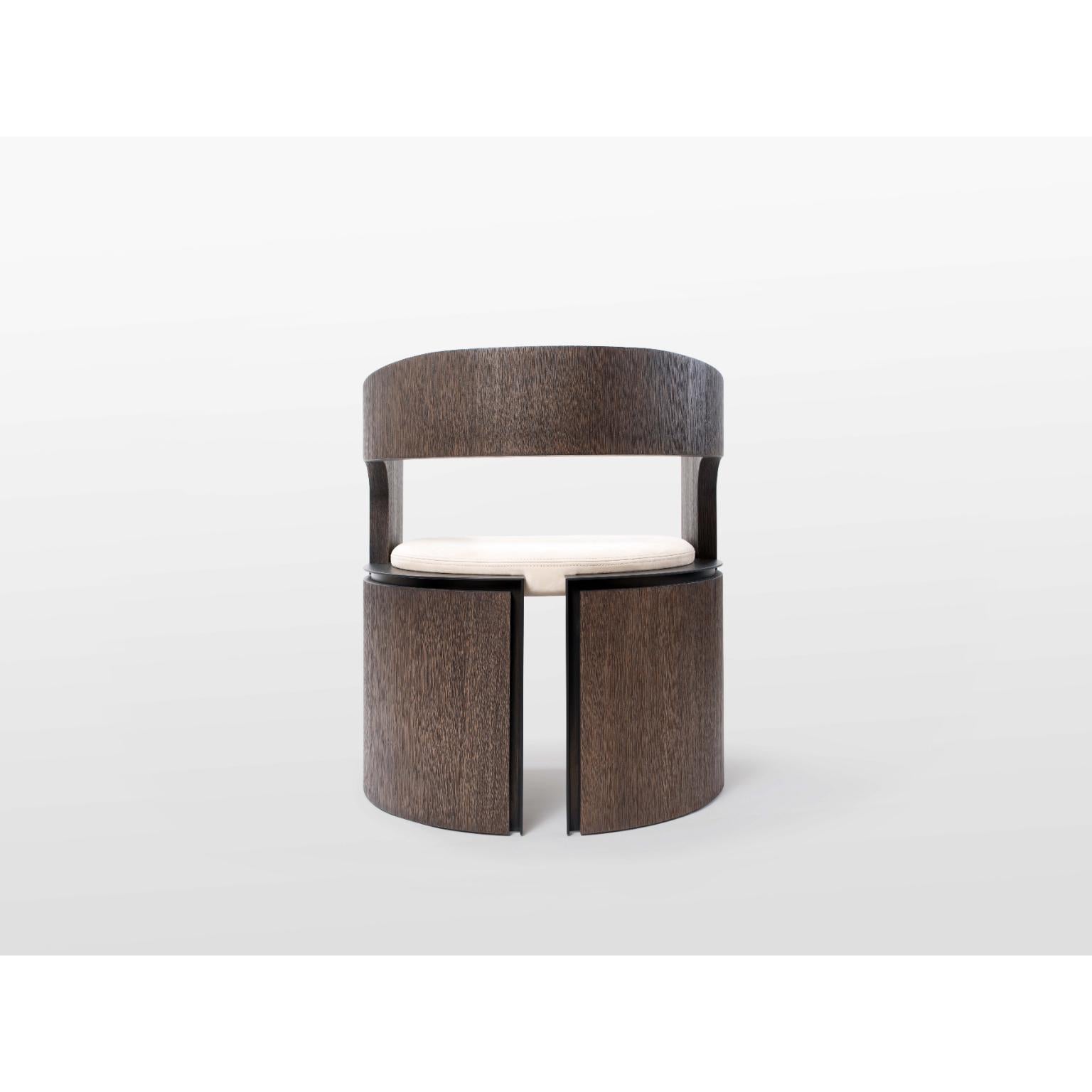 Sedia da salotto Aeneas in Oak macchiato, bronzo patinato e pelle di OZA Design in vendita 4