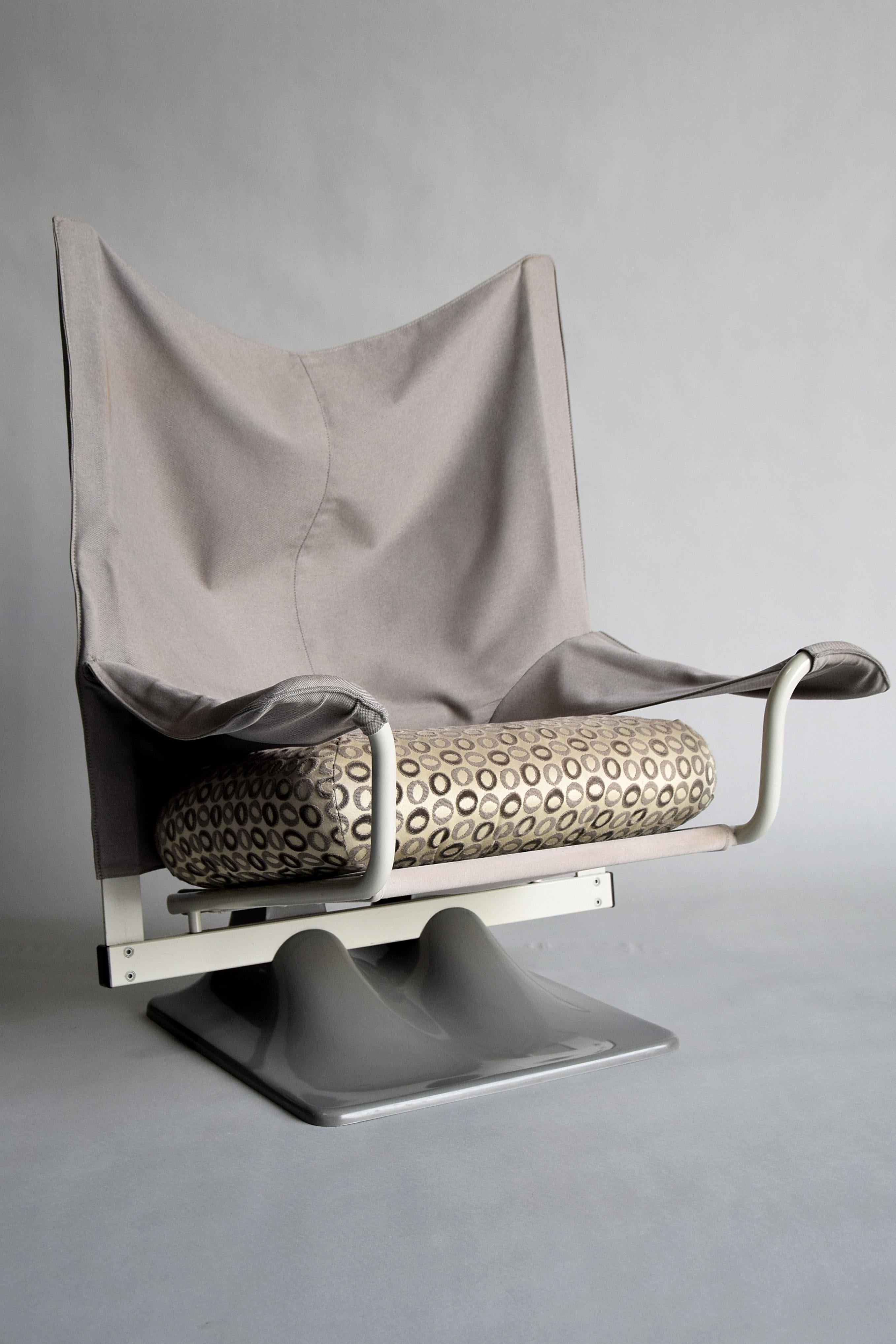 Paar AEO-Sessel von Paolo Deganello von Archizoom Associates für Cassina, Italien im Angebot 1