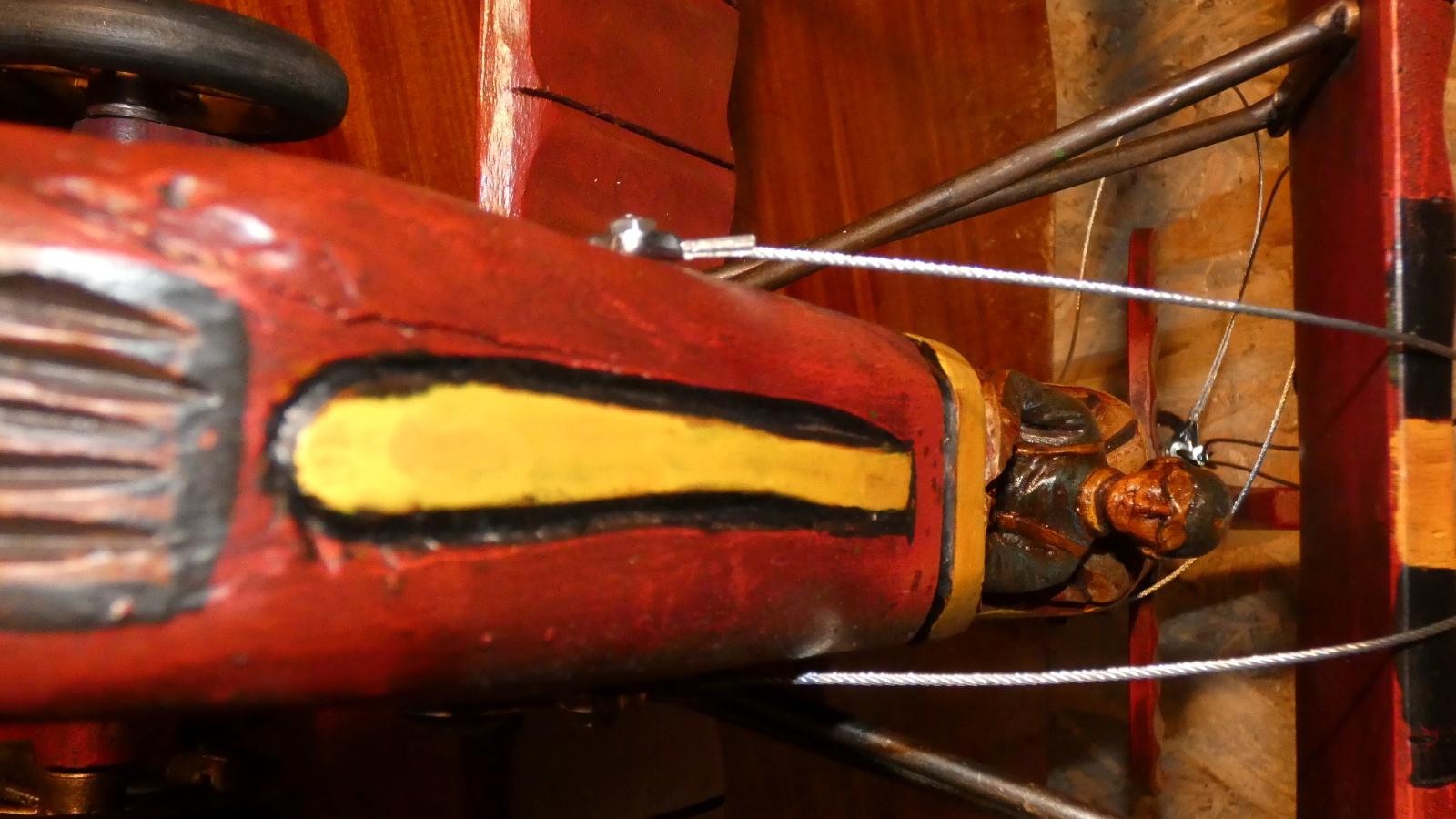 Aereo modèle Francesco Baracca SPAD S.XIII en legno dipinto a mano en vente 2