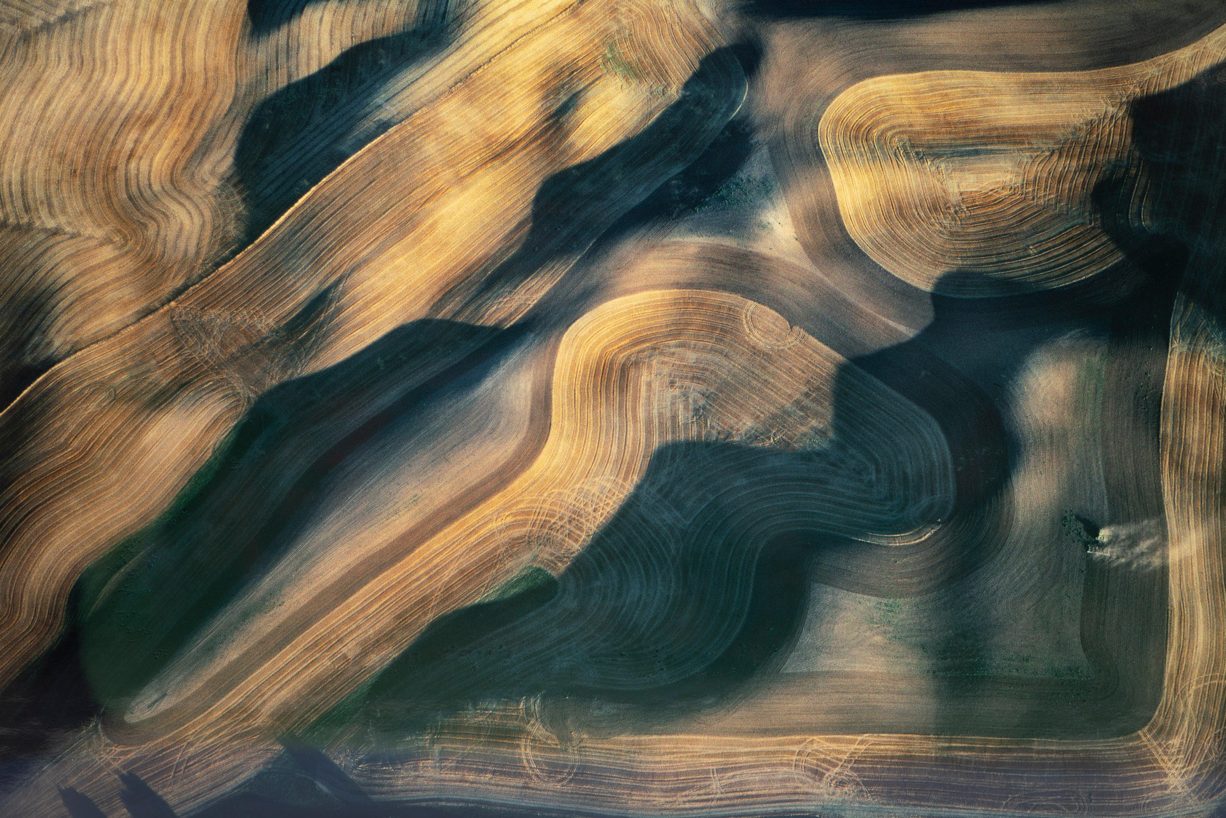 Aeriel View of Crops, C-Print, on Photography Paper, attributed to Alex Maclean(1947). The dimensions quoted in the listing include the frame. 

Maclean is an aerial photographer who has explored virtually the entire continental United States,