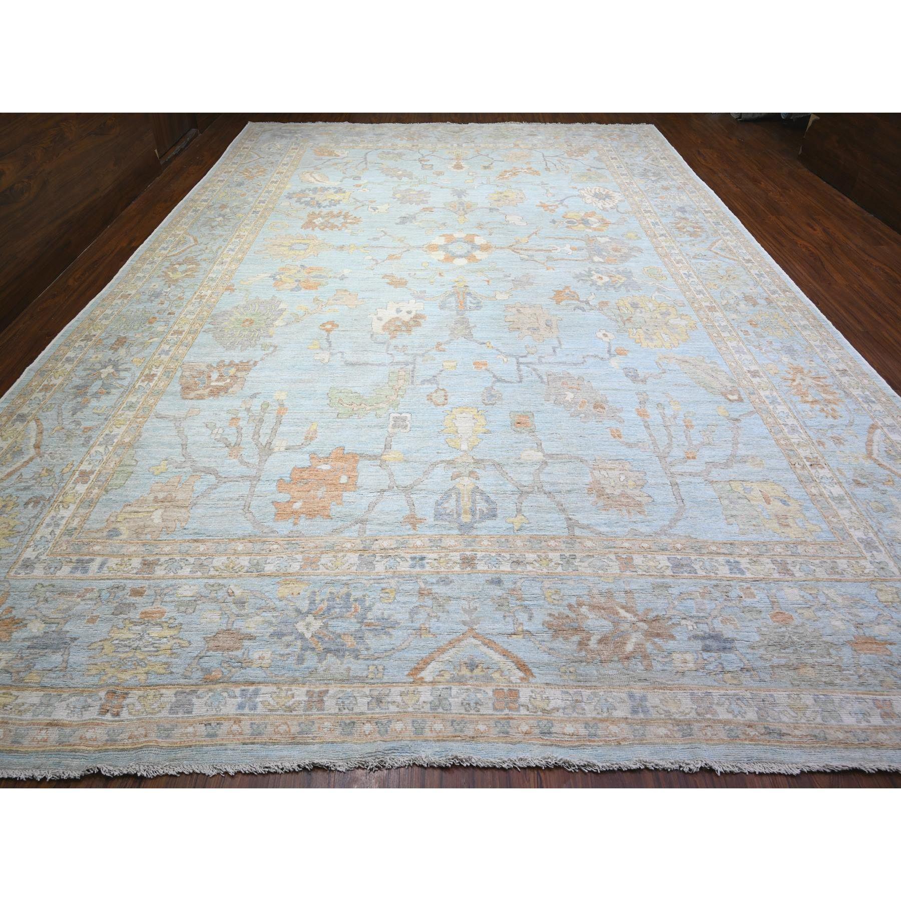 Ce fabuleux tapis noué à la main a été créé et conçu pour une résistance et une durabilité accrues. Ce tapis a été fabriqué à la main pendant des semaines selon la méthode traditionnelle qui est utilisée pour faire des
Taille exacte du tapis en