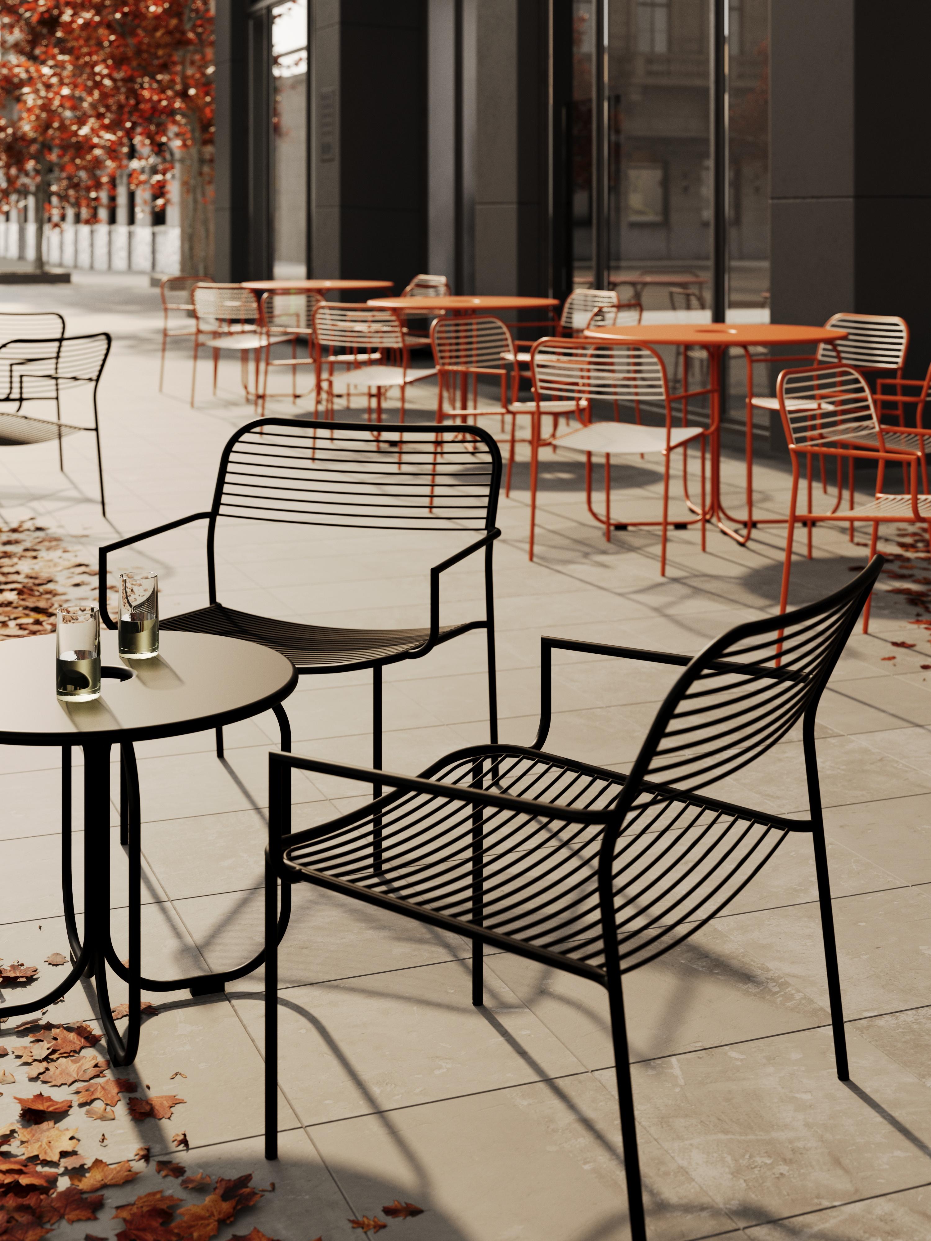 Moderne Table de salle à manger en acier Aeros 100 cm by Joyf en vente