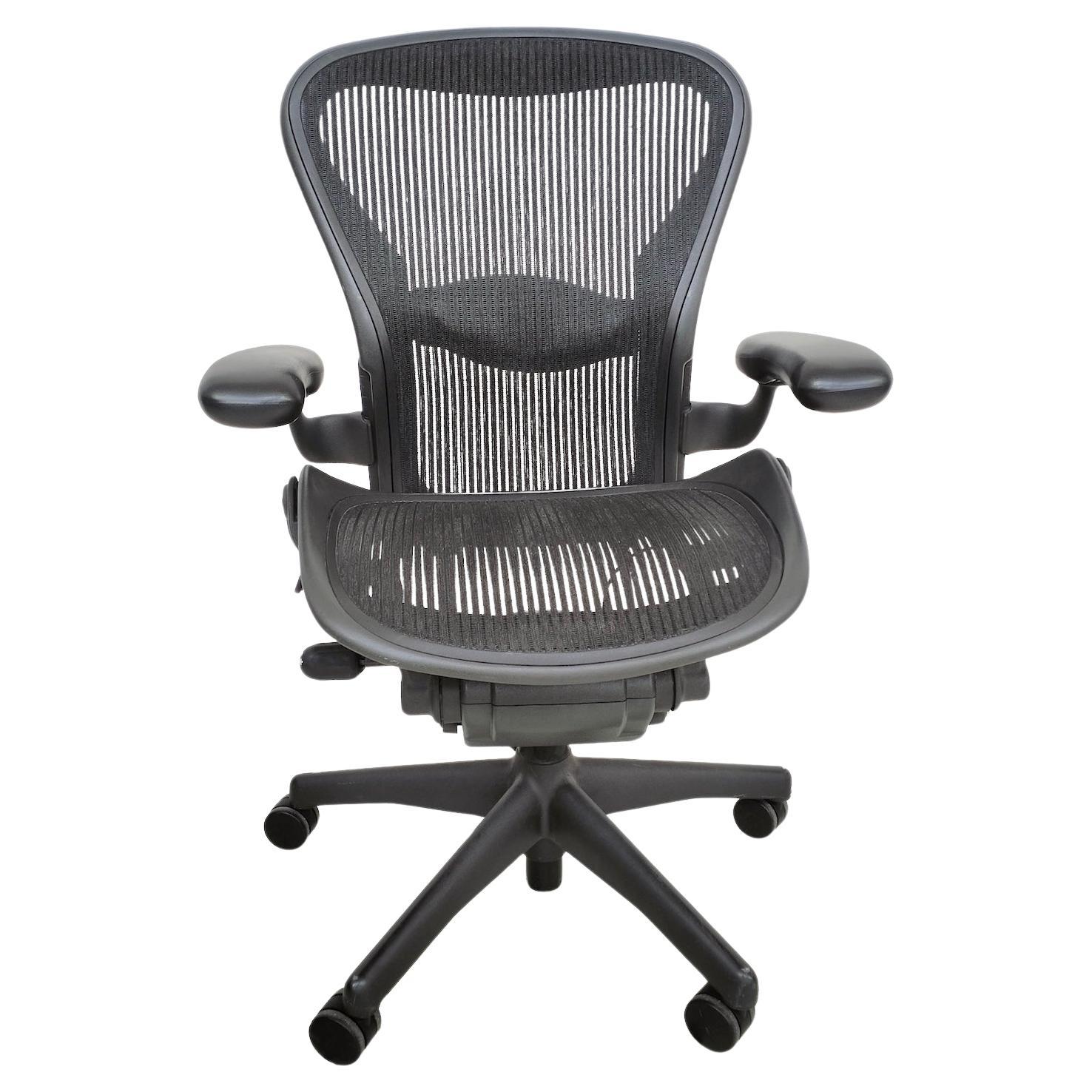 Sedia da ufficio "Aeron" di Herman Miller anni 2000