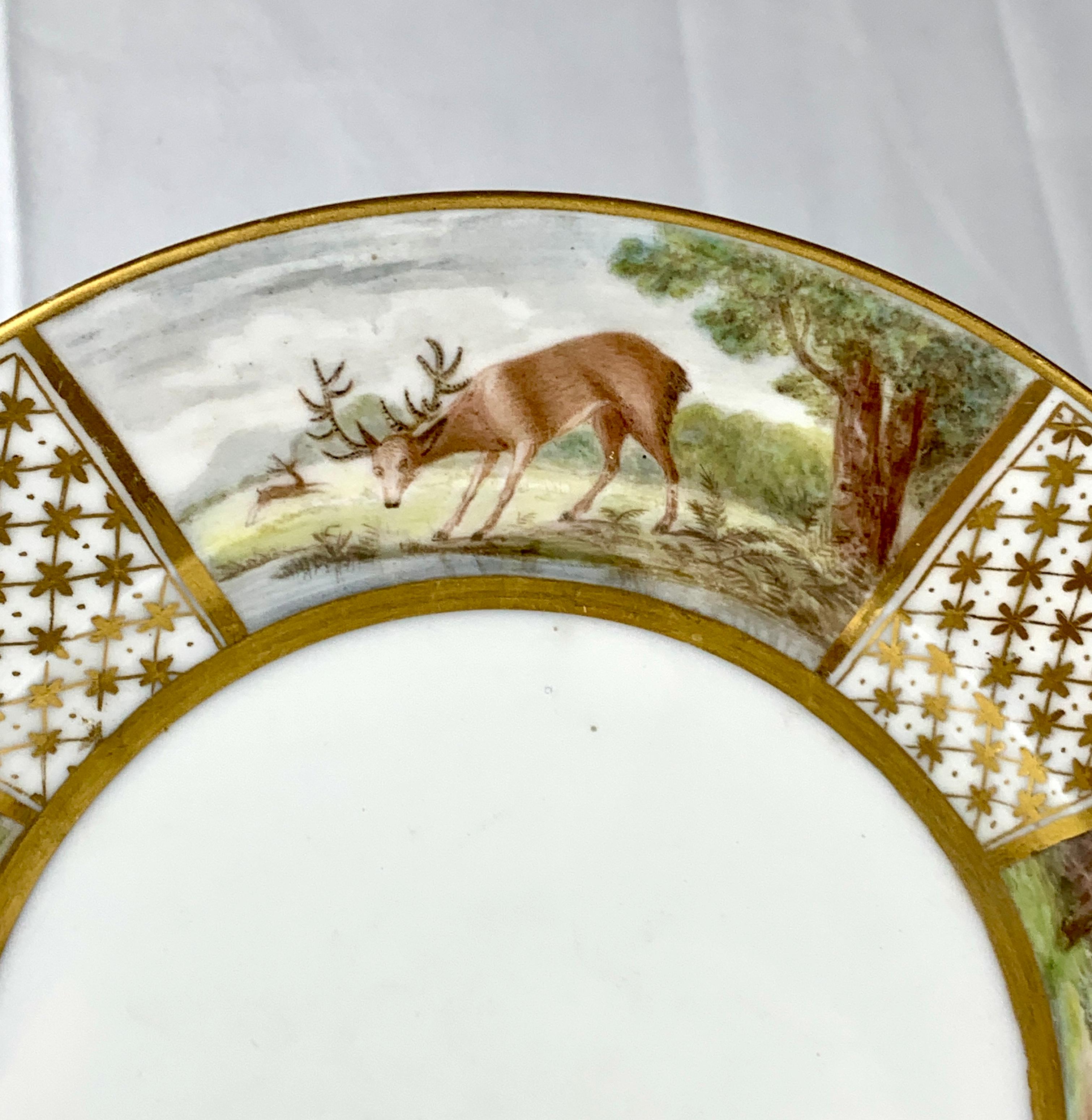 Äsops Fabeln Tiere auf antikem französischen Porzellanteller handbemalt um 1825 (Französisch) im Angebot