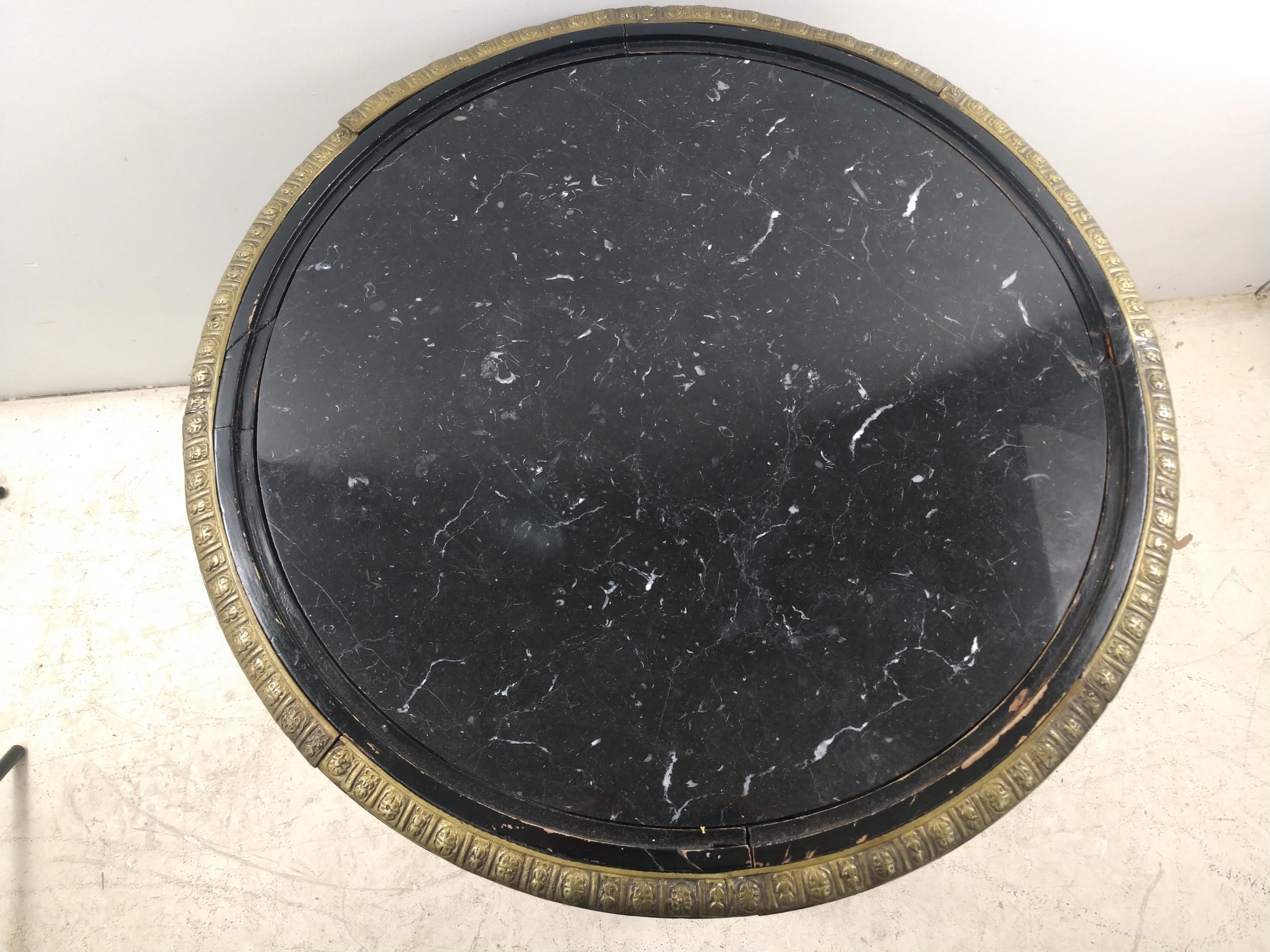 French Aesthetic Bronze Marble and Black Lacquer Side End Table, circa 1940 For Sale