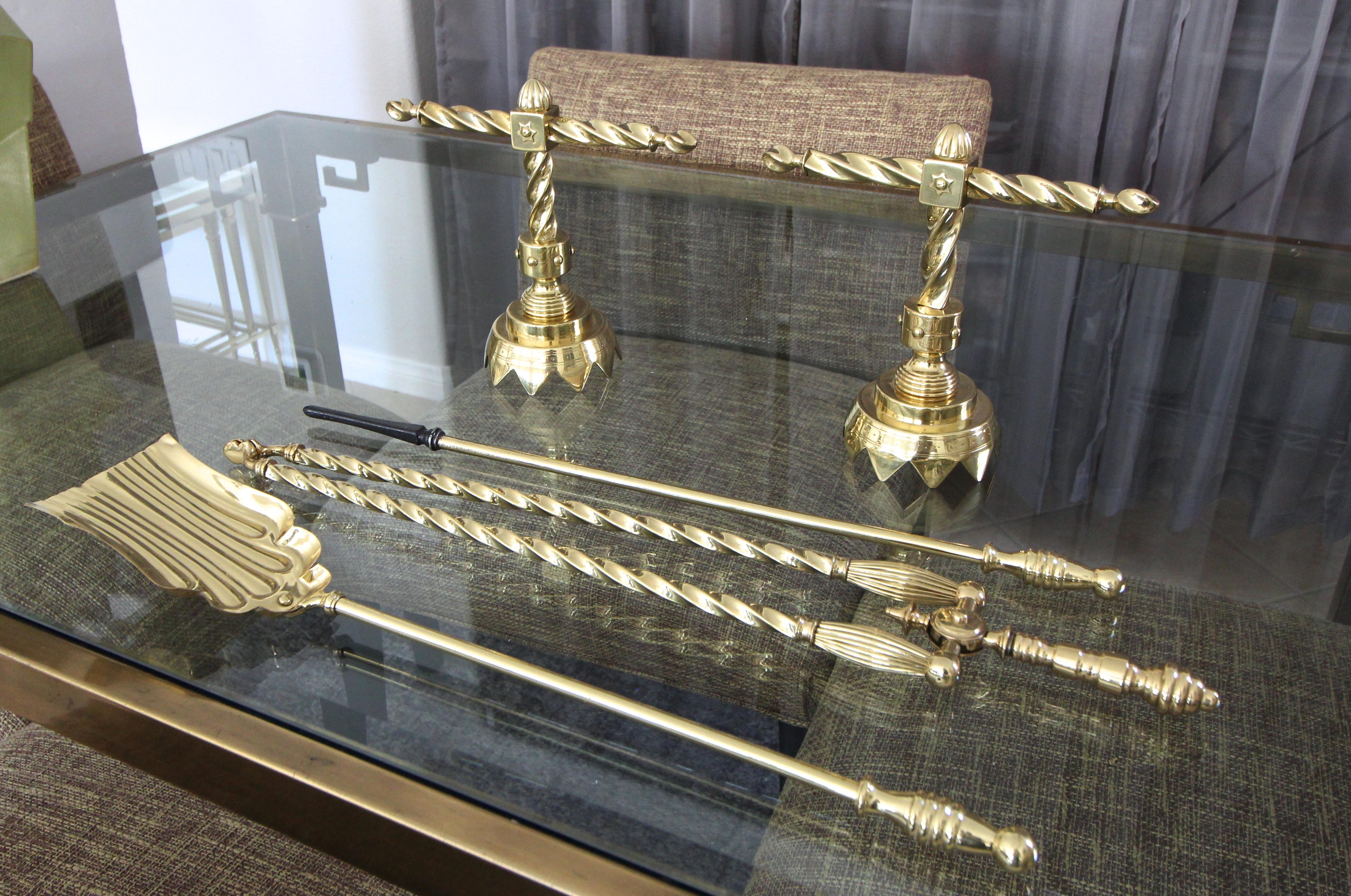 Aesthetic English Brass Fireplace Andiron Set In Good Condition For Sale In Palm Springs, CA