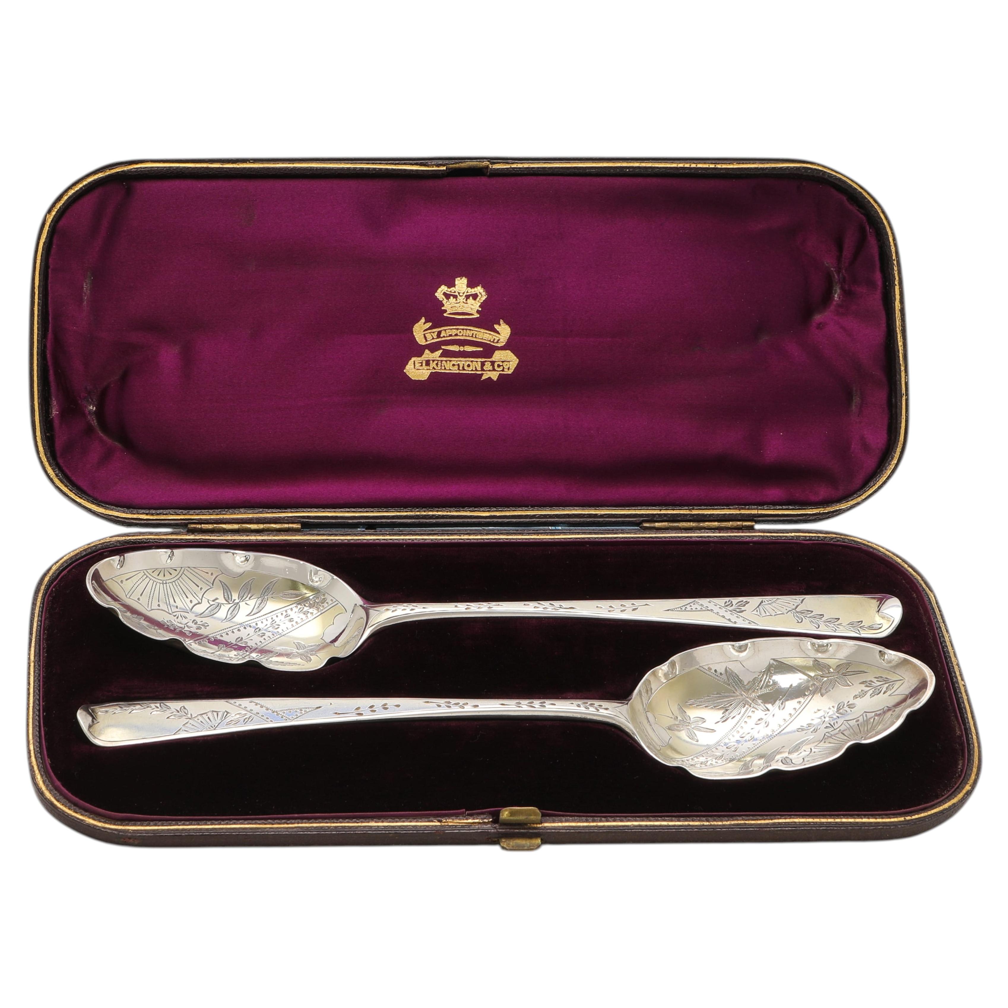 Aesthetic George III Sterling Silver Pair of Berry Spoons, London 1776