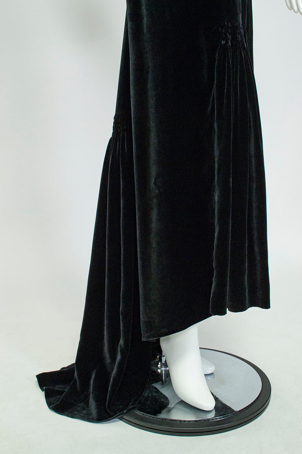 Aesthetic Open Back Black Velvet Ruff Gown w Train, Hearst Castle - M-L, 1930s For Sale 8