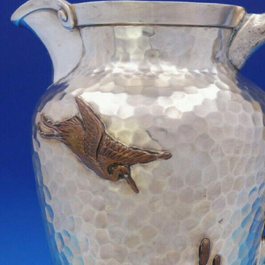 Pichet à eau en argent sterling Gorham avec oiseau appliqué en métal mélangé esthétique Excellent état - En vente à Big Bend, WI