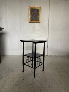 Aesthetic Movement Table d'appoint à 2 niveaux d'après un designs de E W Godwin