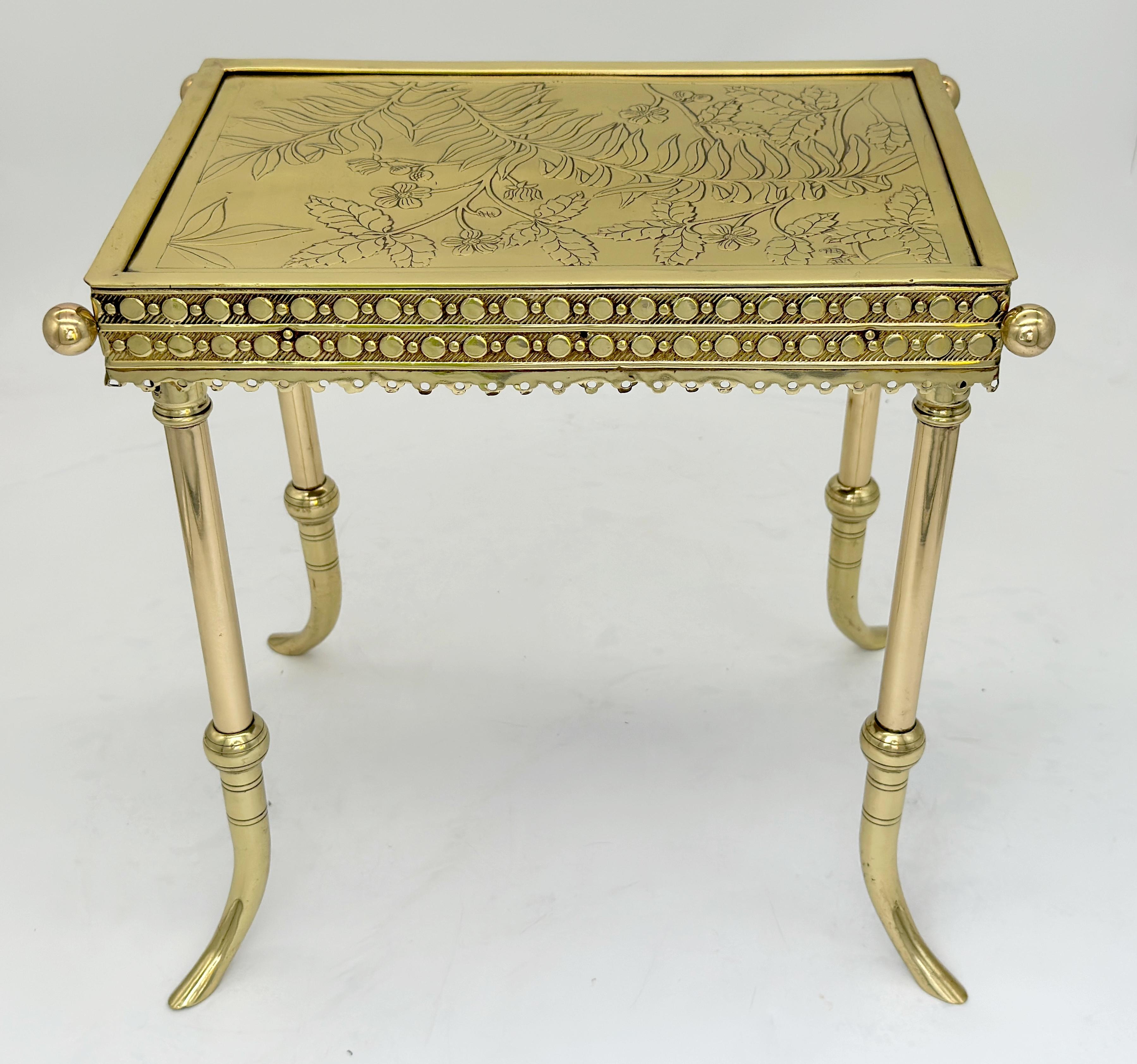 Table d'appoint en laiton du mouvement esthétique Attribuée à Charles Parker, Circa 1880 en vente 4