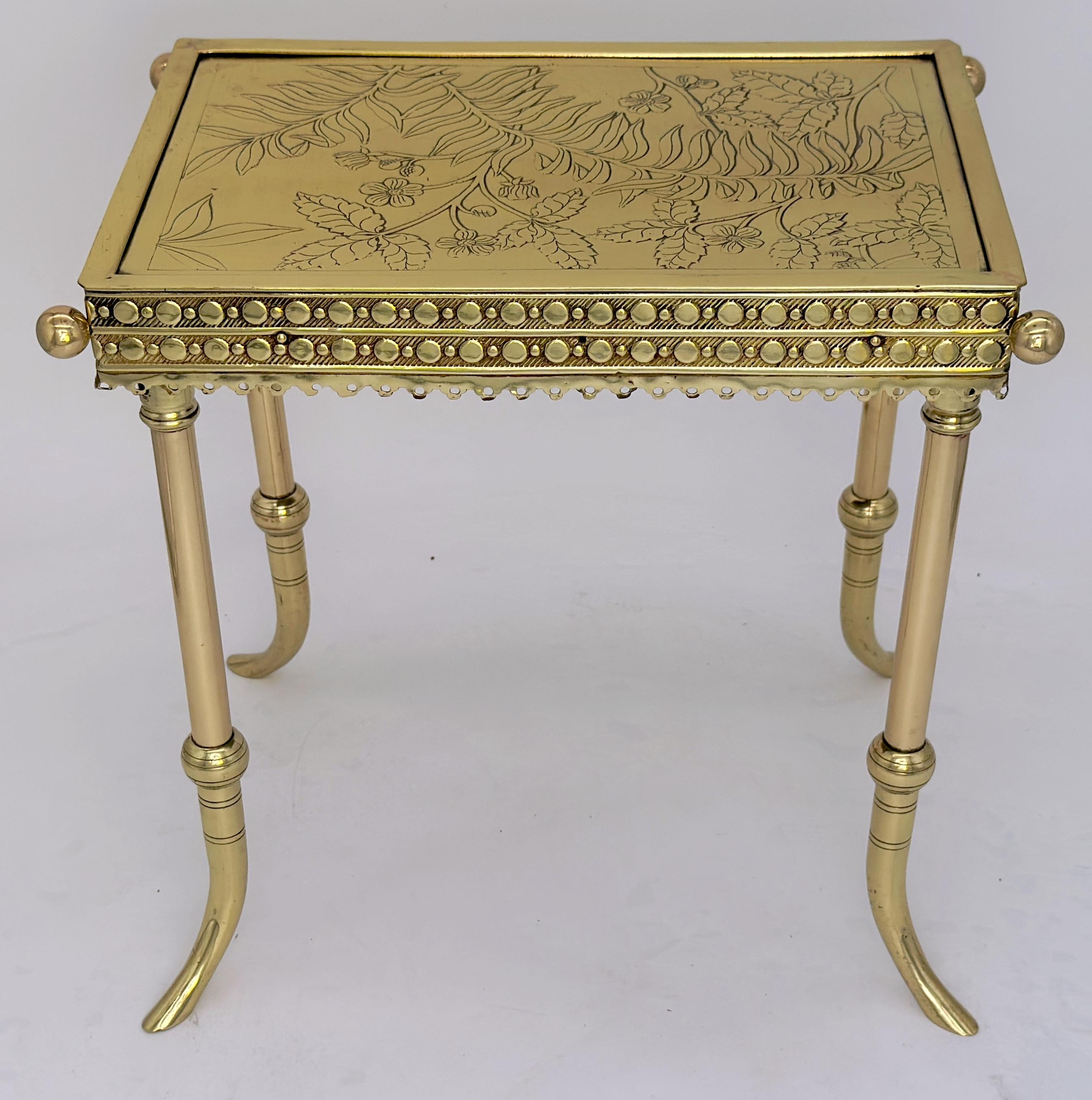 XIXe siècle Table d'appoint en laiton du mouvement esthétique Attribuée à Charles Parker, Circa 1880 en vente
