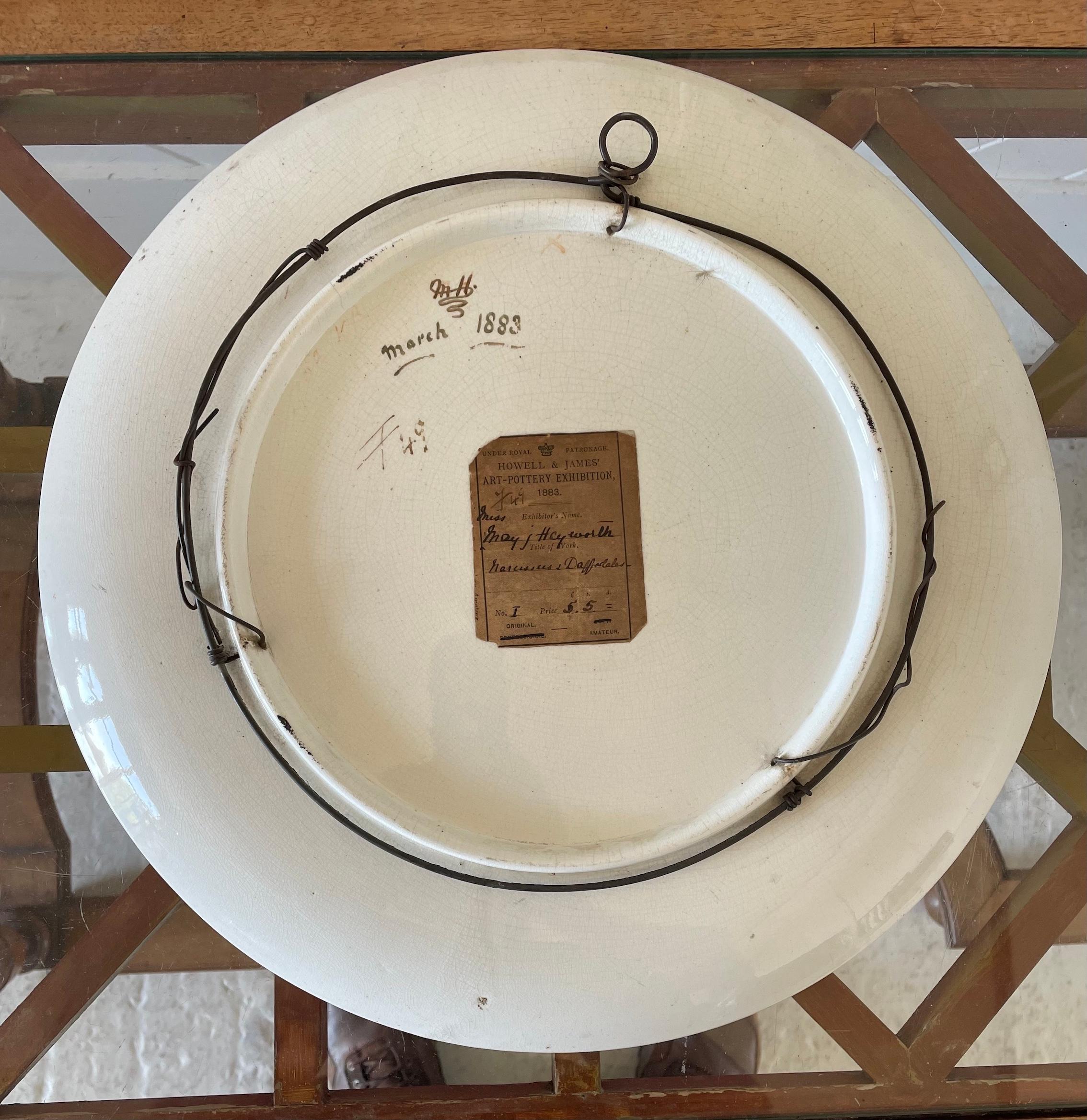 Poteries Aesthetic Movement Charger by Howell & James Designed By May J Heyworth en vente
