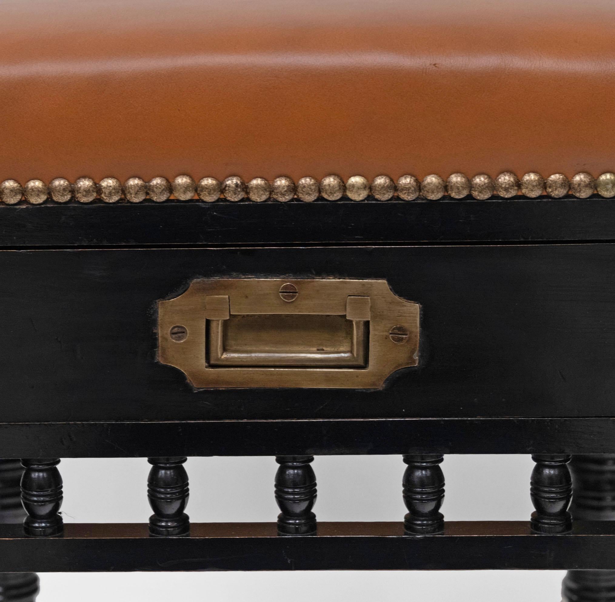 Aesthetic Movement Ebonised & Leather Piano Stool With Drawer Circa 1880 im Zustand „Gut“ im Angebot in Norwich, GB
