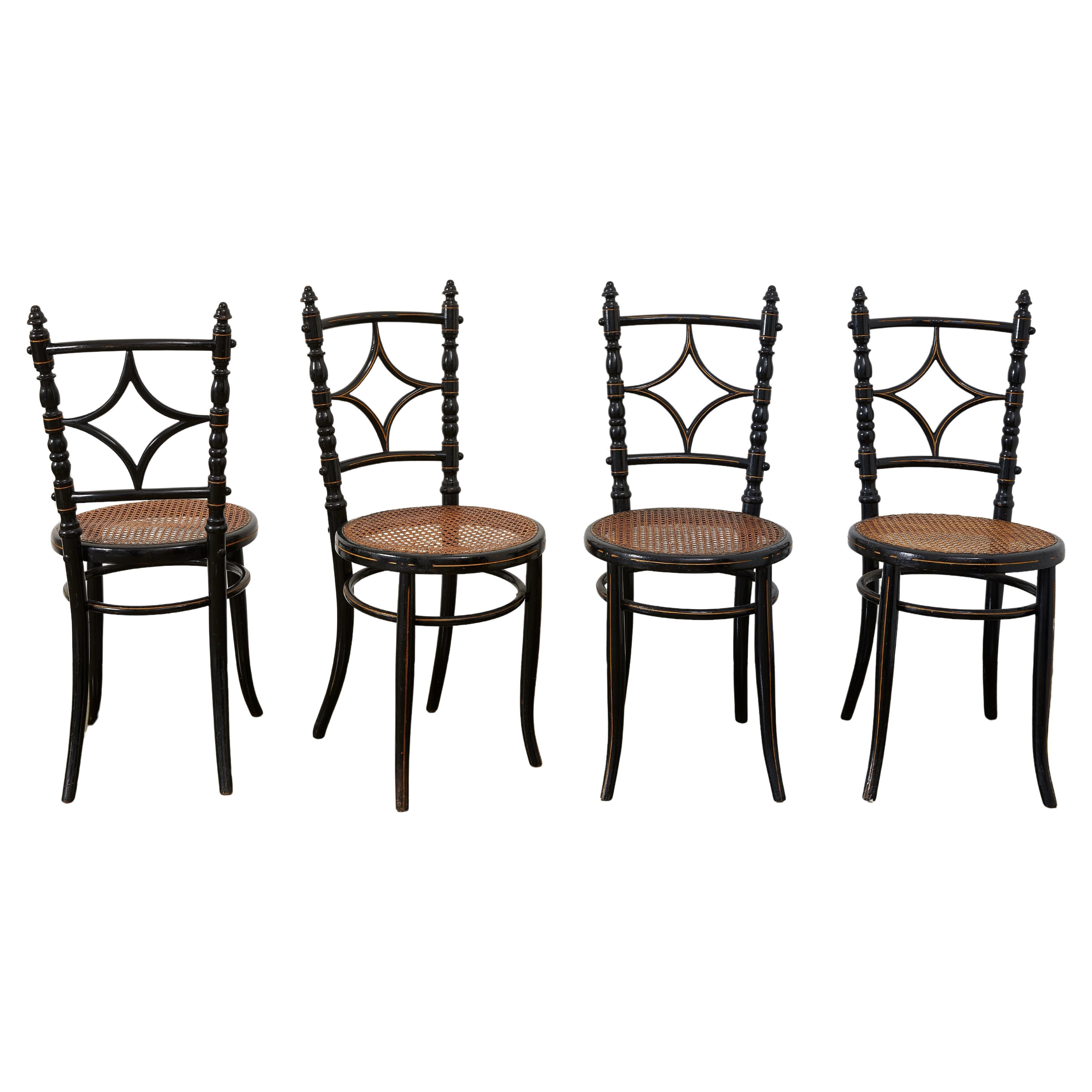 Aesthetic Movement Ebonisierte und vergoldete Wood Side Chairs mit Rohrsitzen um 1880