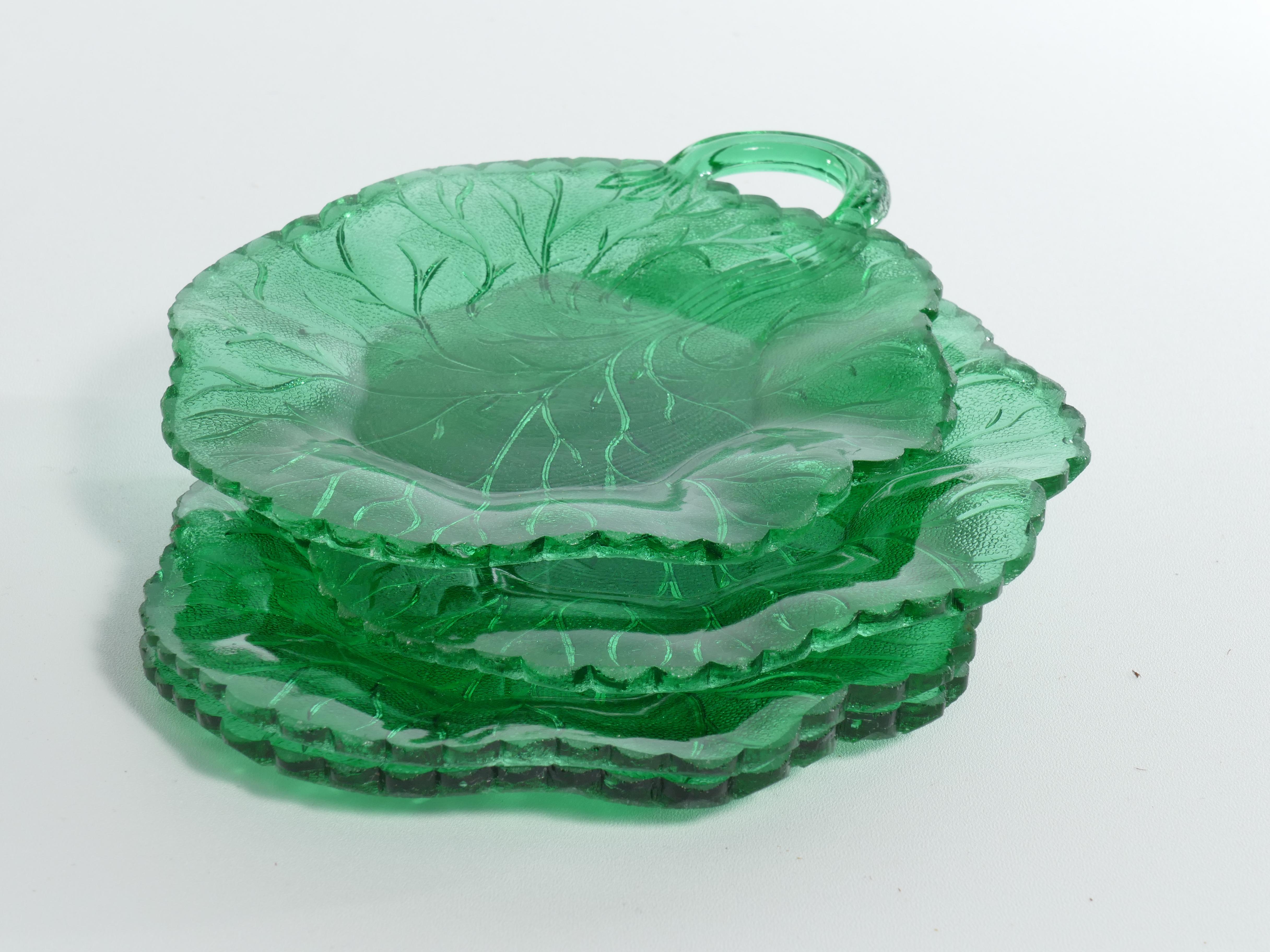 Aesthetic Movement Emerald Green Glass Leaf Plates For Sale 5