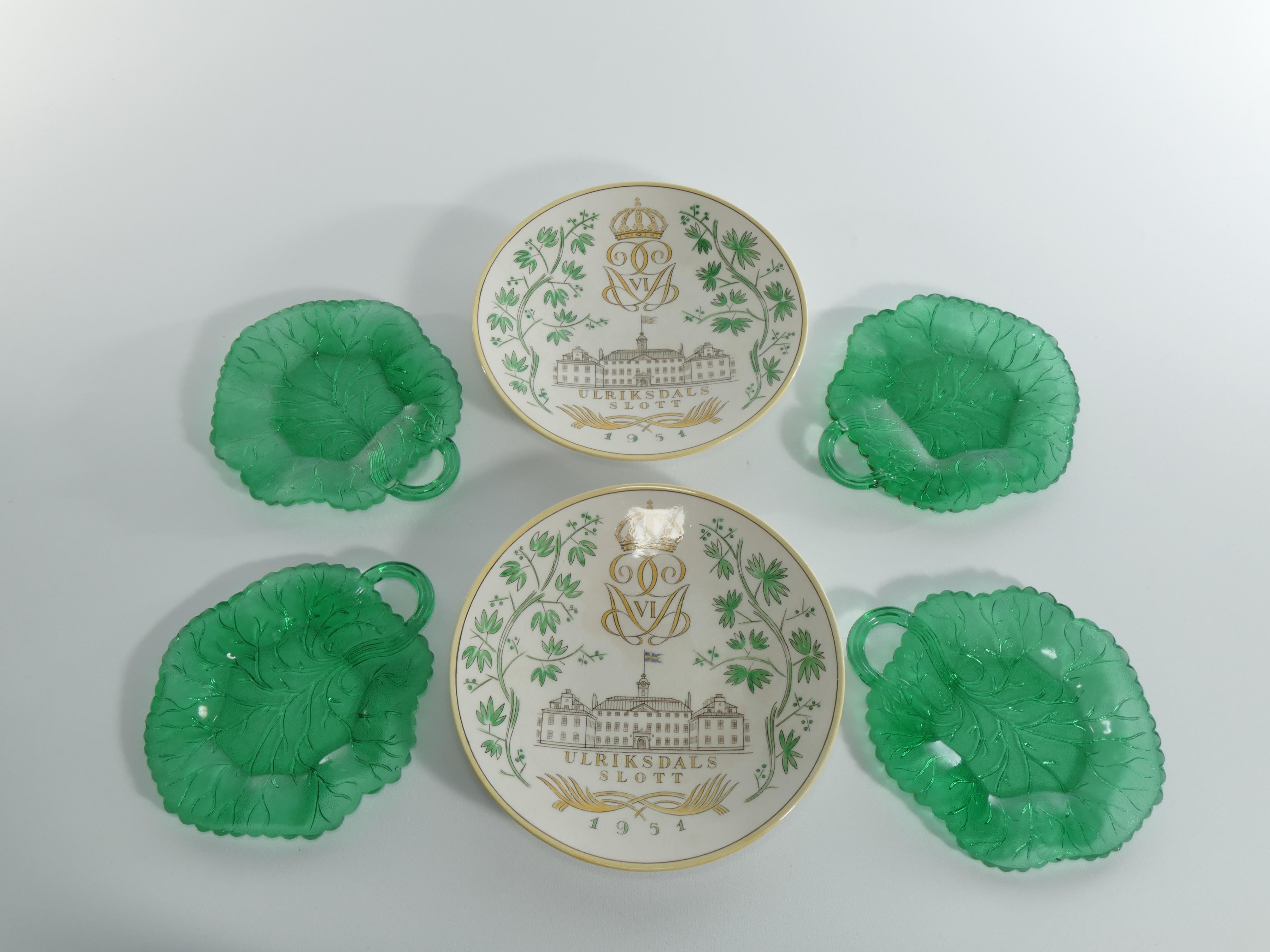 Pressed Aesthetic Movement Emerald Green Glass Leaf Plates For Sale