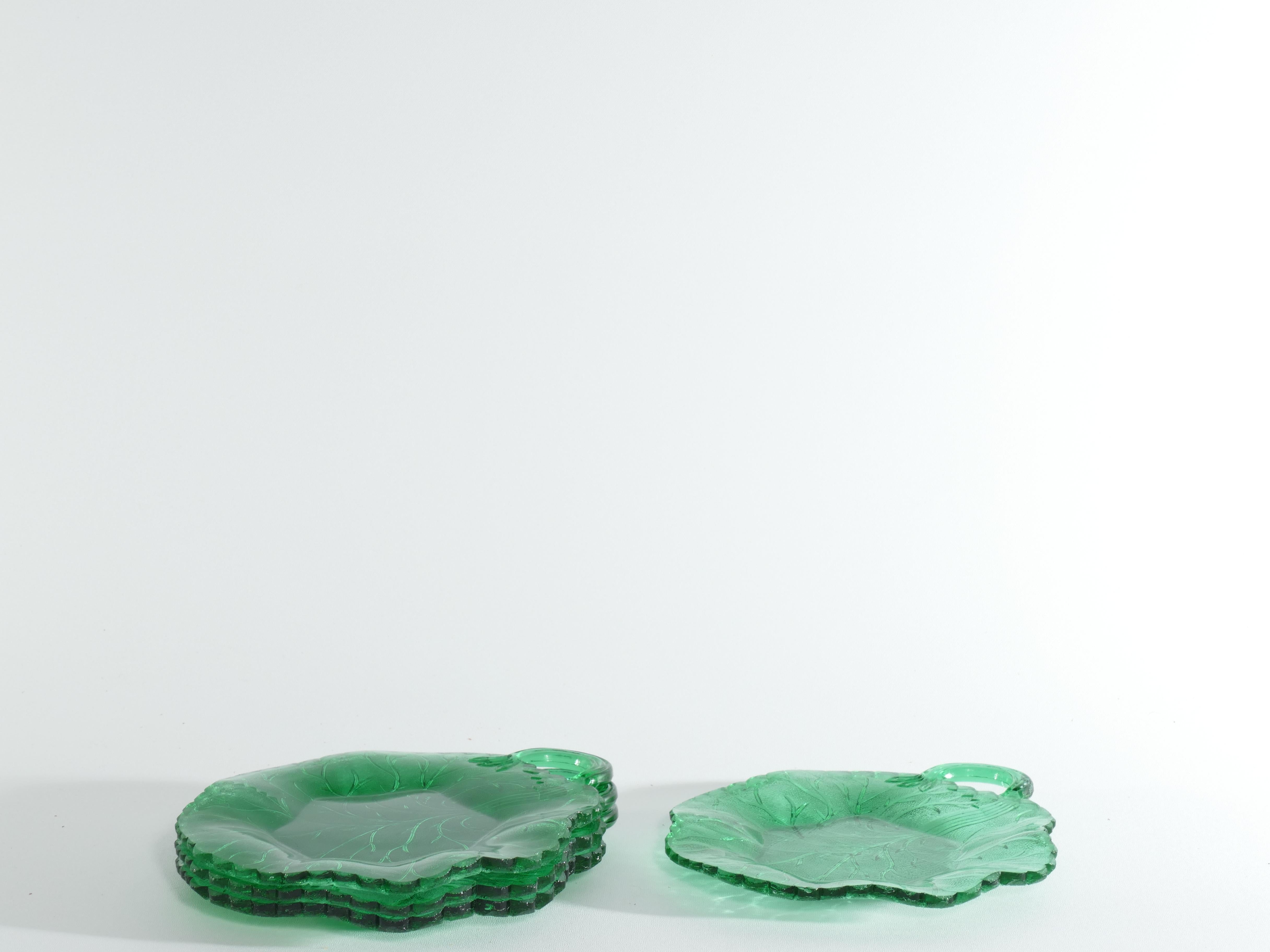 Aesthetic Movement Emerald Green Glass Leaf Plates For Sale 3