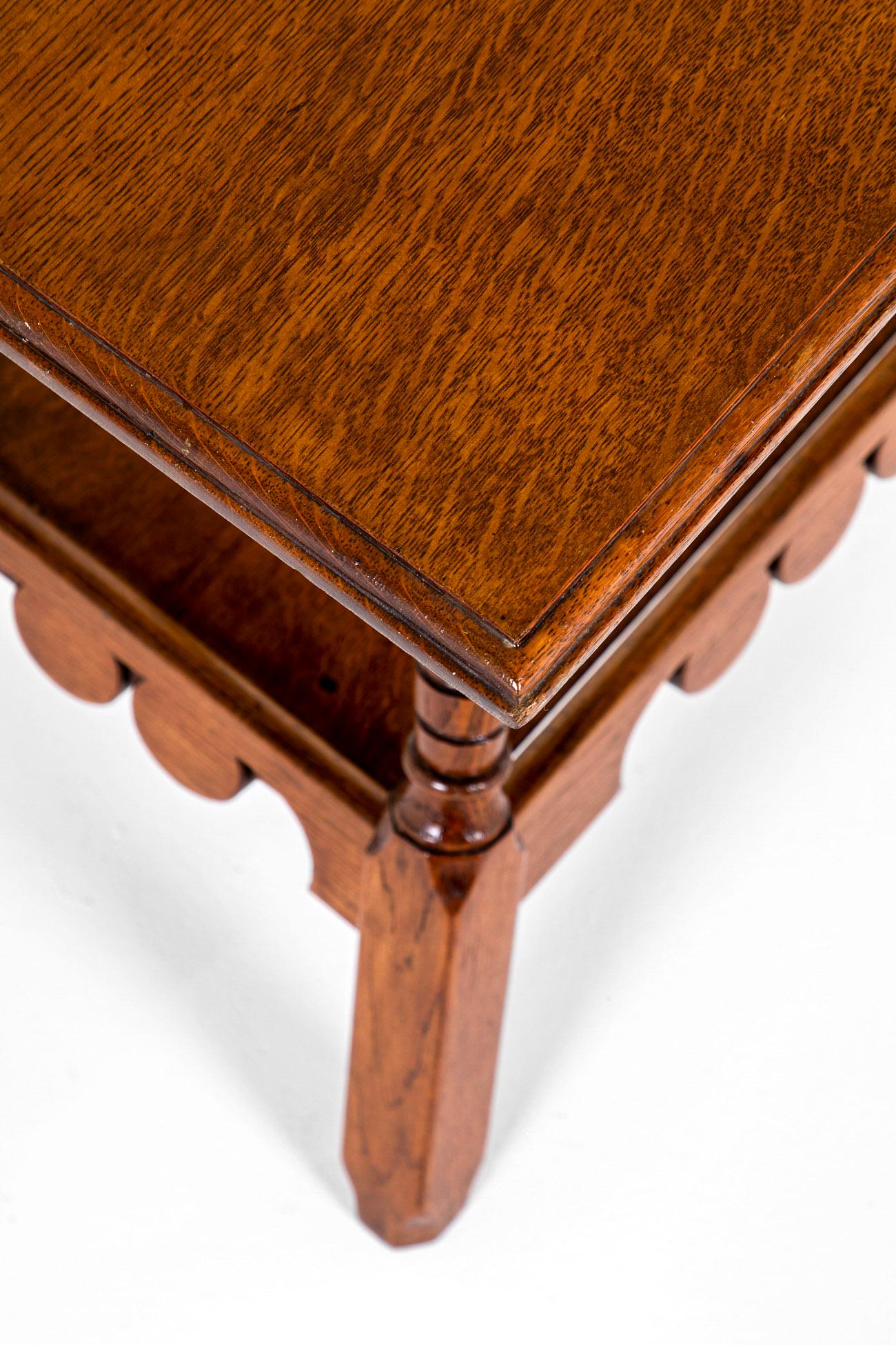 Table d'appoint en chêne anglais Aesthetic Movement en vente 3