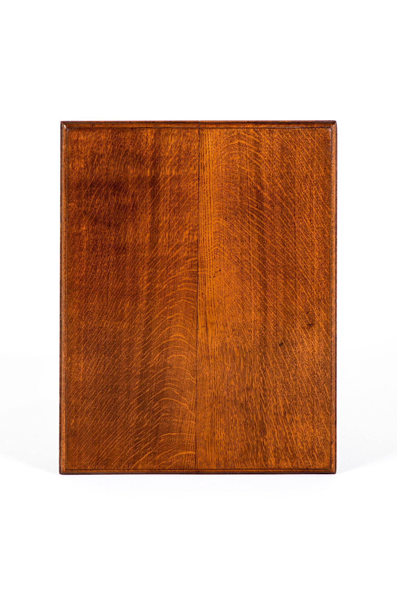 Table d'appoint en chêne anglais Aesthetic Movement Bon état - En vente à Faversham, GB
