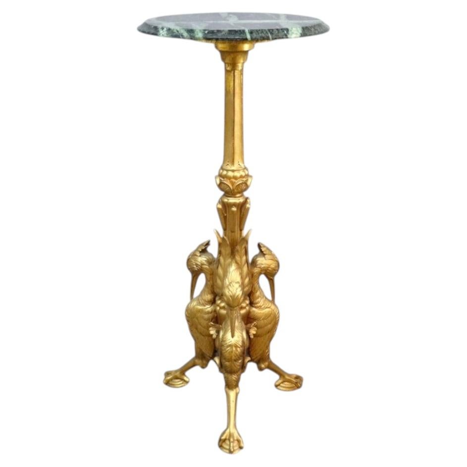 Soporte lateral con figura de garza tallada en madera dorada y tapa de mármol, del Movimiento Estético, hacia 1880
