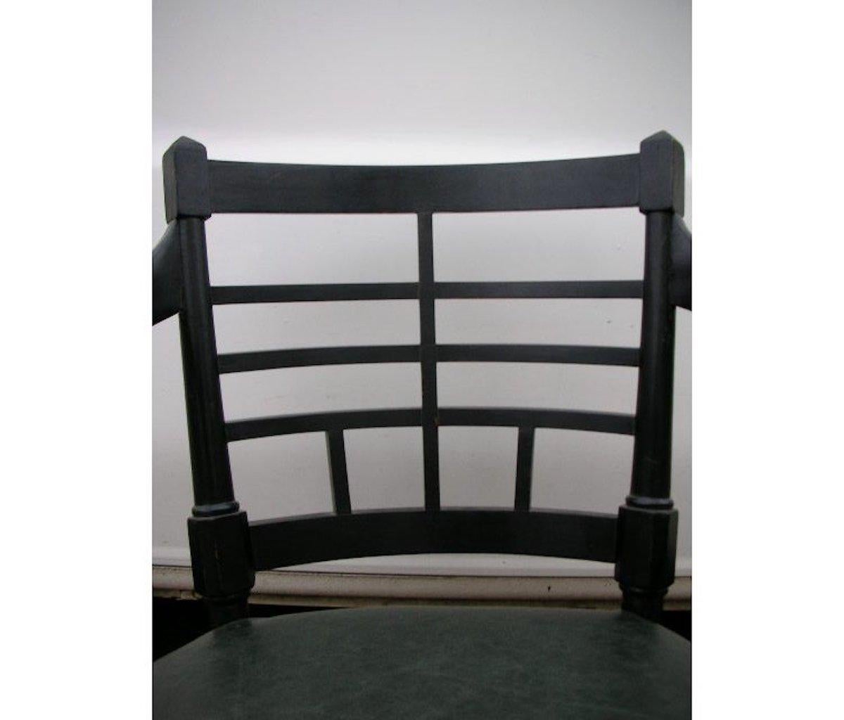 Ébénisé Fauteuil jacobéen ou vieux fauteuil anglais du mouvement esthétique d'après un dessin d'E W Godwin en vente