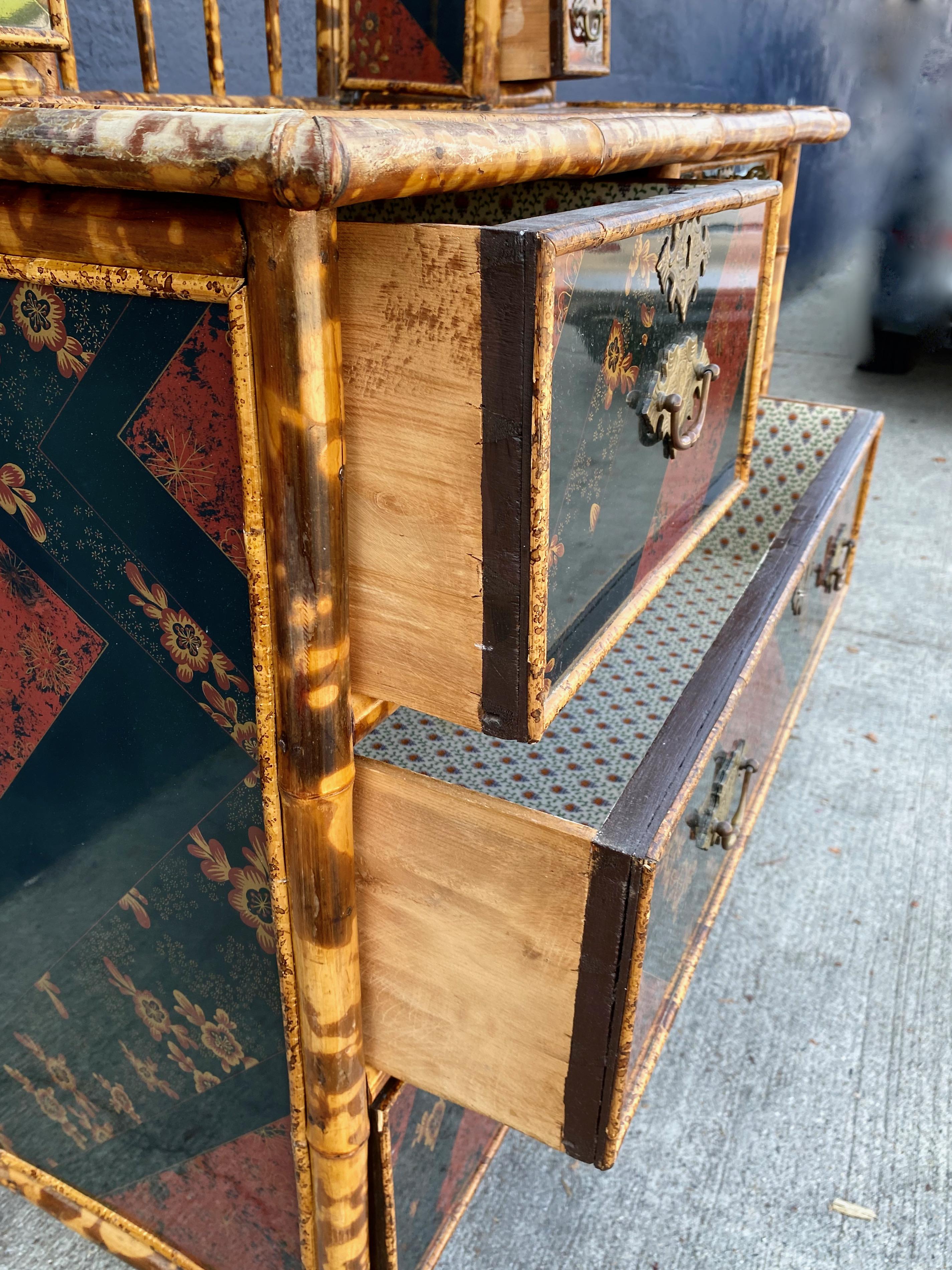 Aesthetic Movement Japanese Lacquered Chest For Sale 6