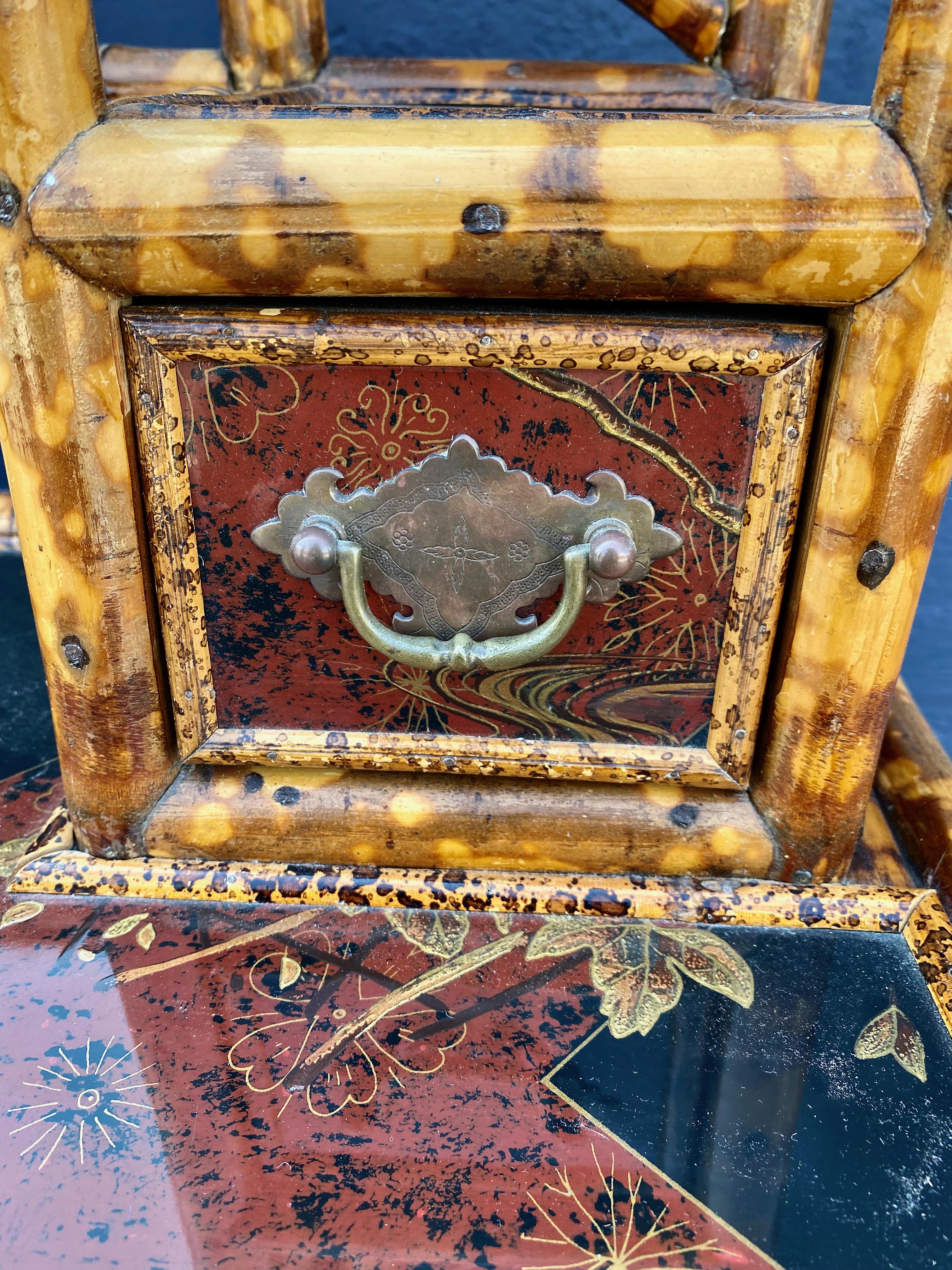 Aesthetic Movement Japanese Lacquered Chest For Sale 9