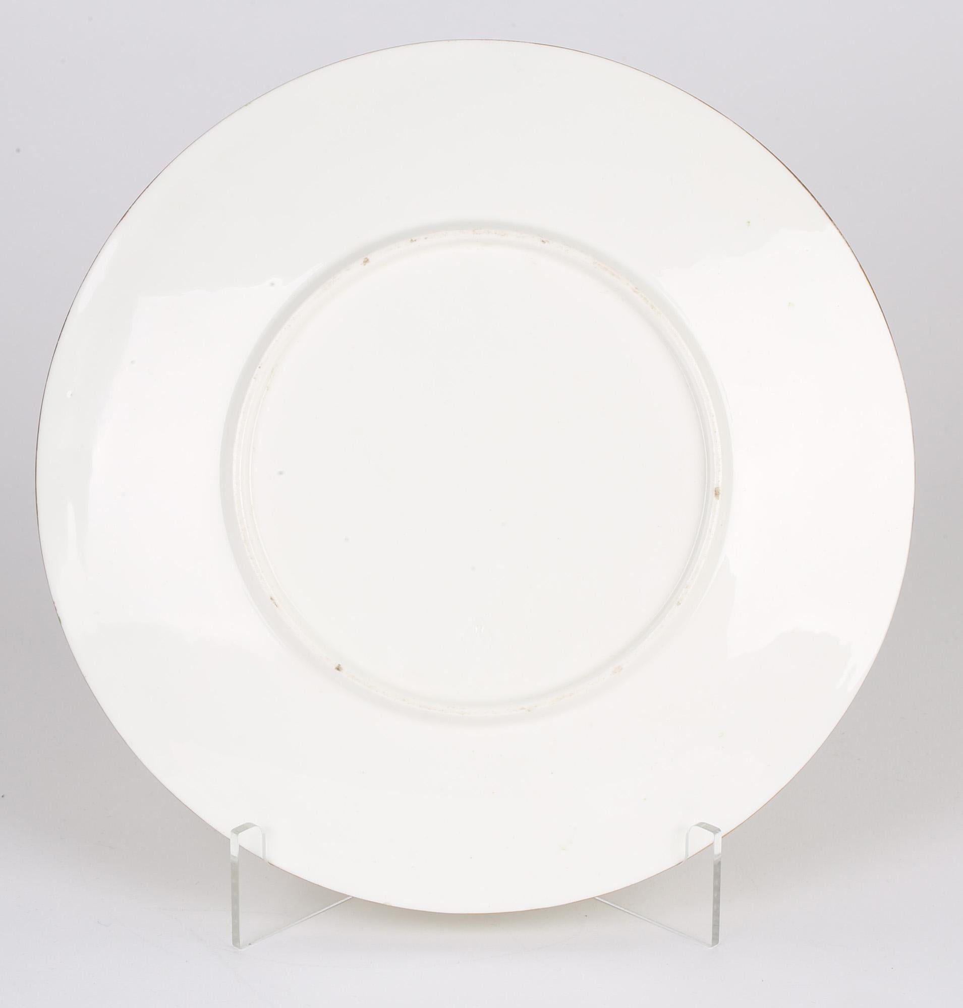 Porcelaine Assiette de cabinet japonaise du mouvement esthétique attribuée à Christopher Dresser en vente