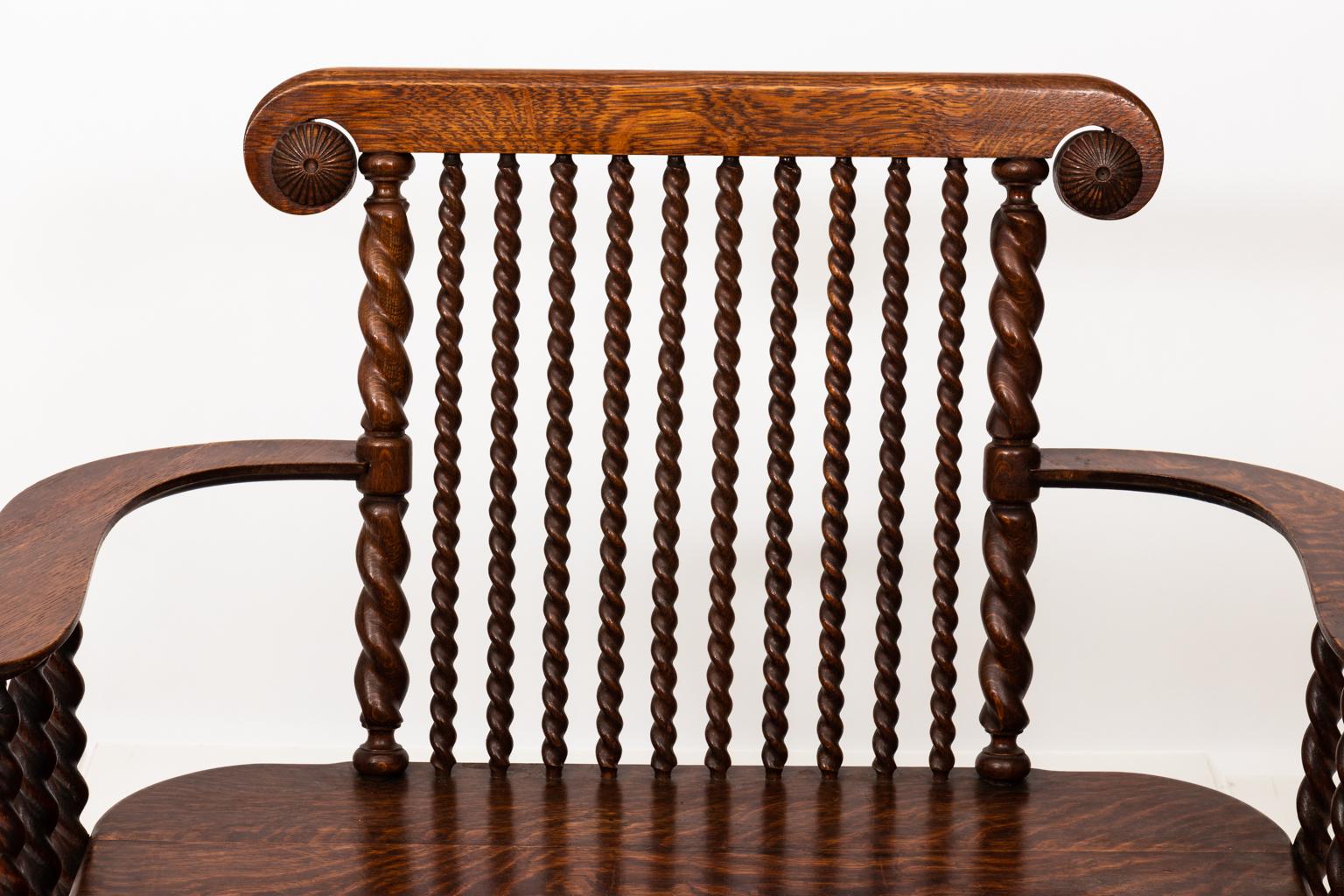 Aesthetic Movement Oak Spool Bench, circa 1905 In Good Condition In Stamford, CT