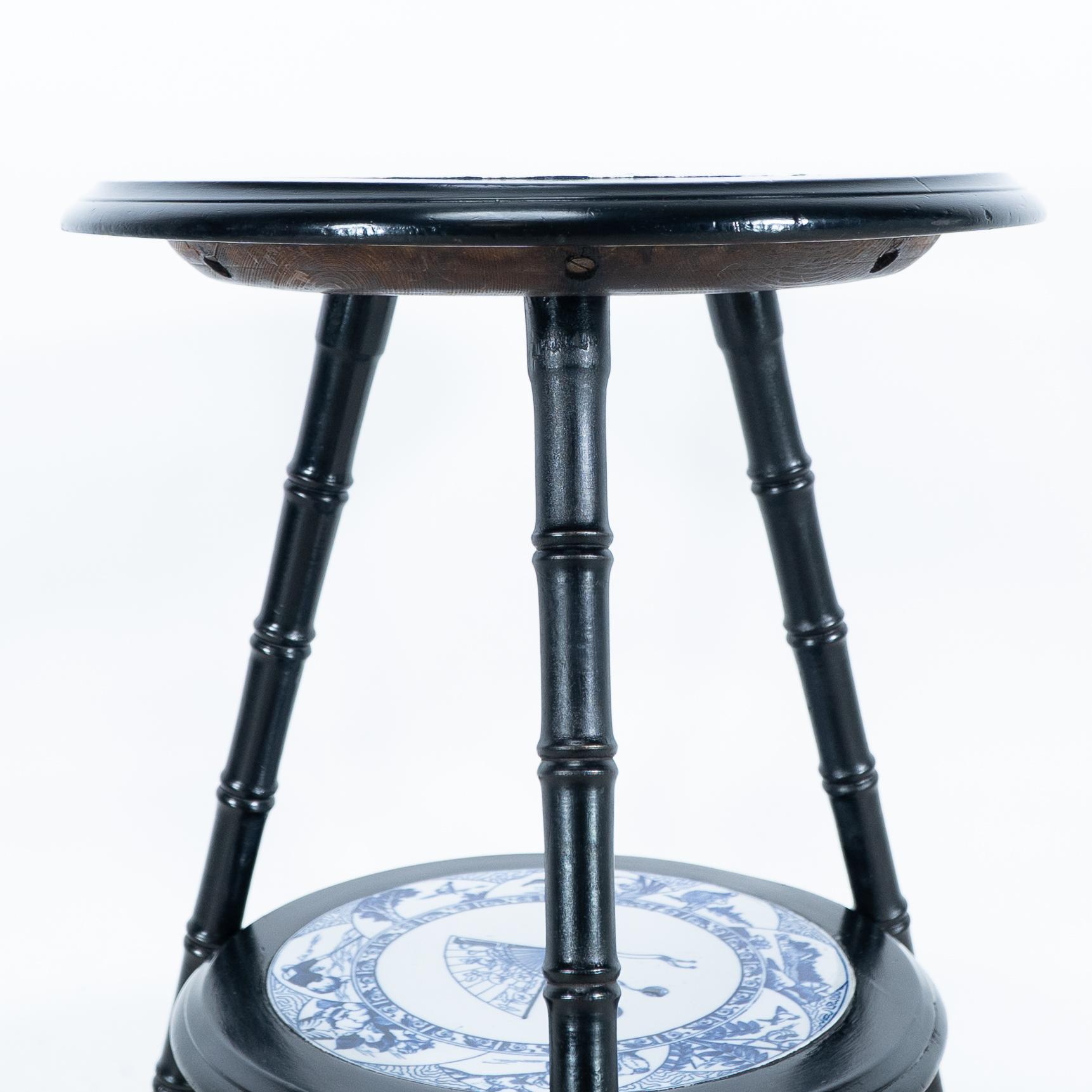 Aesthetic Movement side table with Jeddo pattern plate by Brown Westhead & Moore For Sale 4