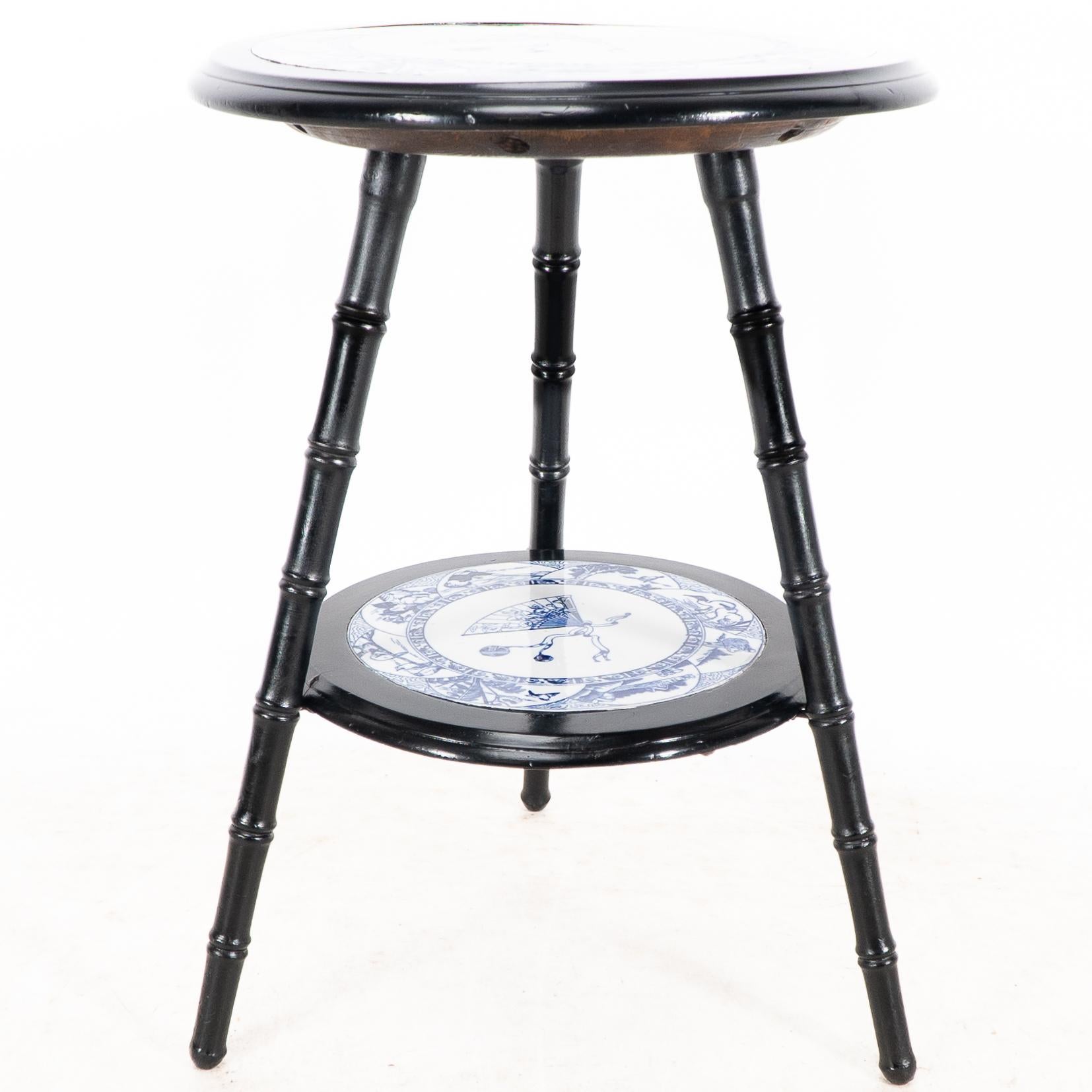 Aesthetic Movement side table with Jeddo pattern plate by Brown Westhead & Moore For Sale 3