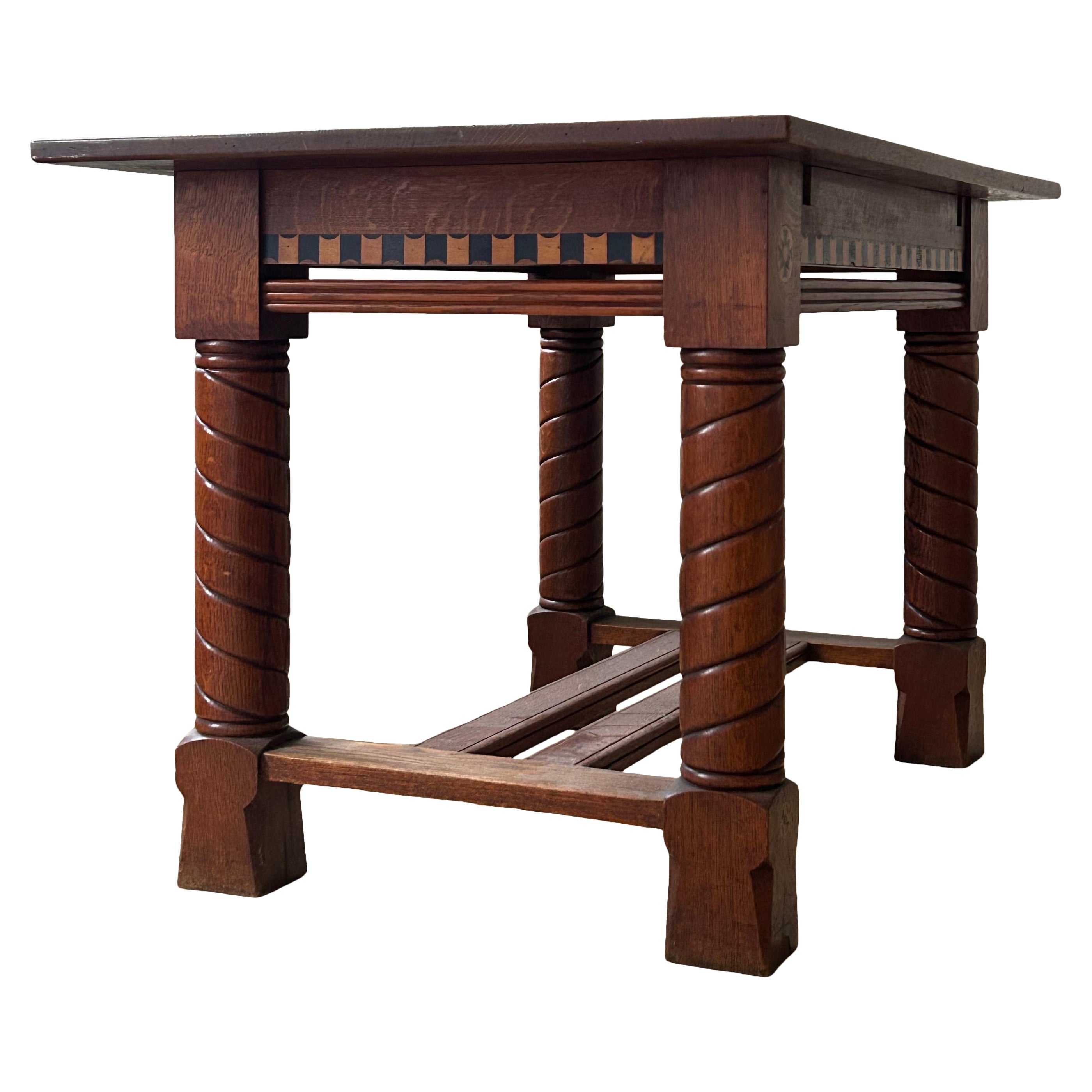 Tavolo Aesthetic Movement dell'ebanista H. Poulsen in quercia, Danimarca, 1904. in vendita